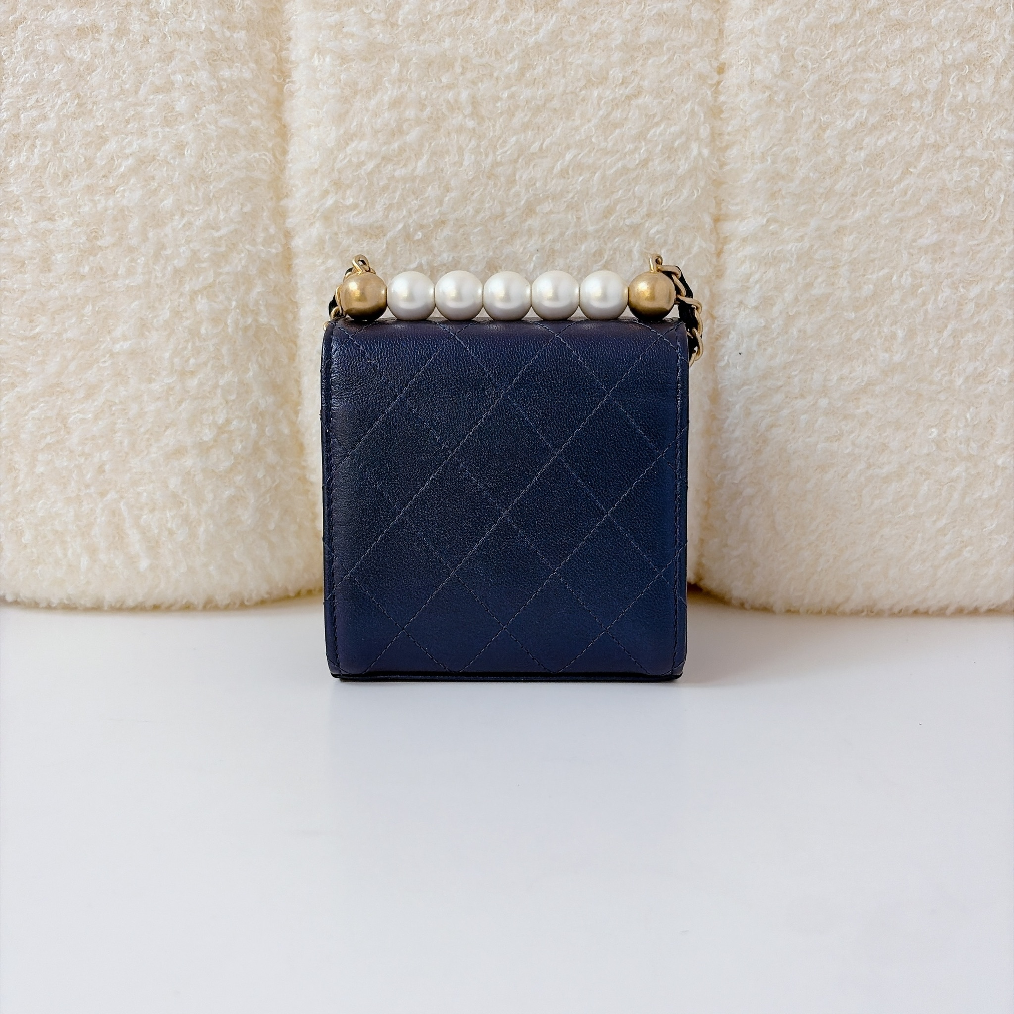 Chanel Chic Pearls Flap Clutch with Chain - Navy blue / GHW