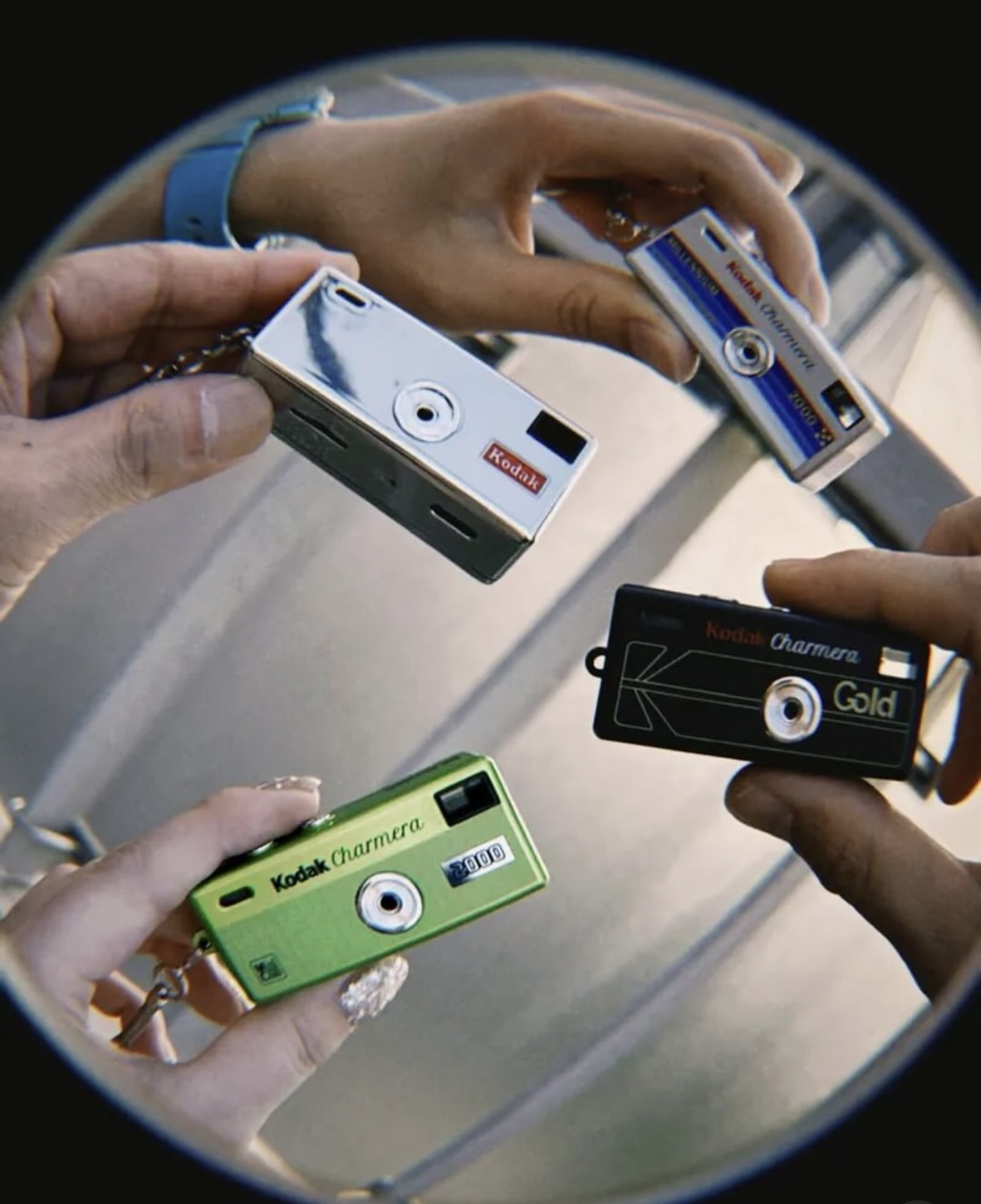 現貨！ KODAK Charmera Millennium Edition 千禧版 Y2K 柯達 迷你數位相機 鑰匙圈 盲盒