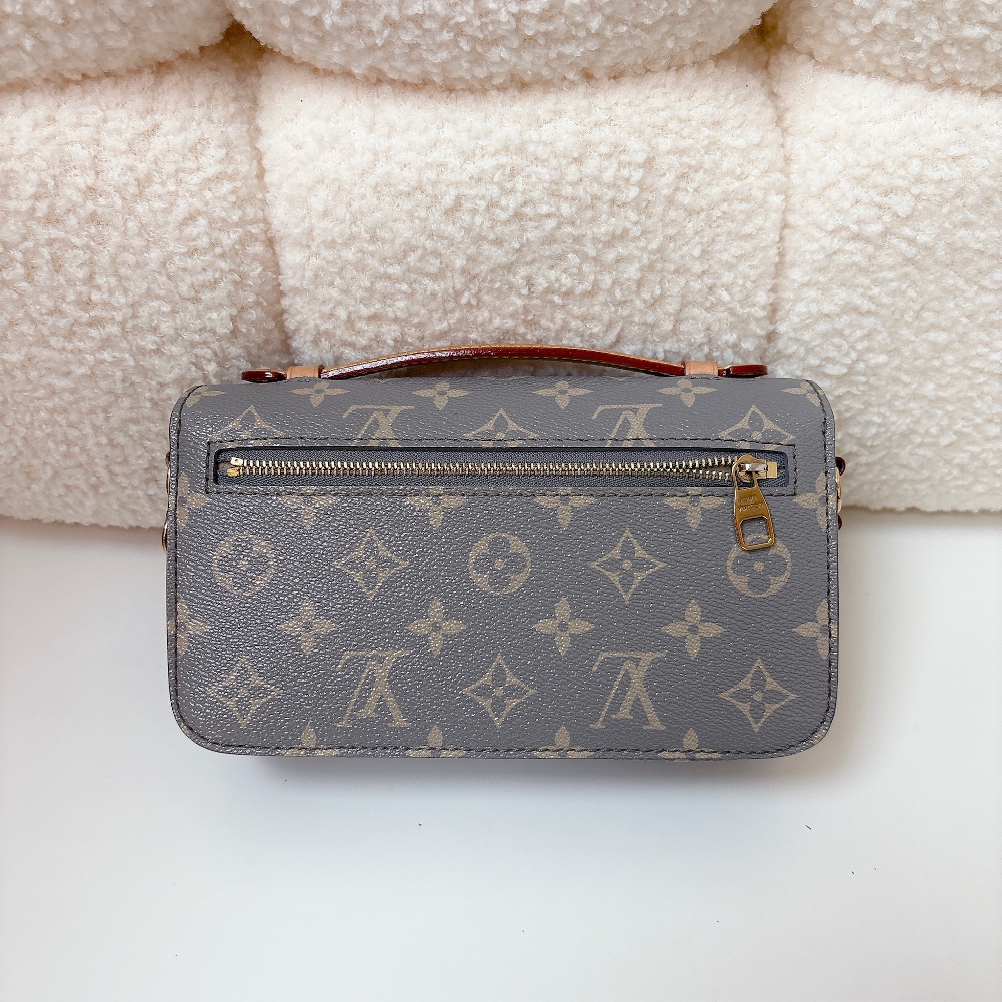 Monogram Pochette Metis East West - Trianon Gray / GHW