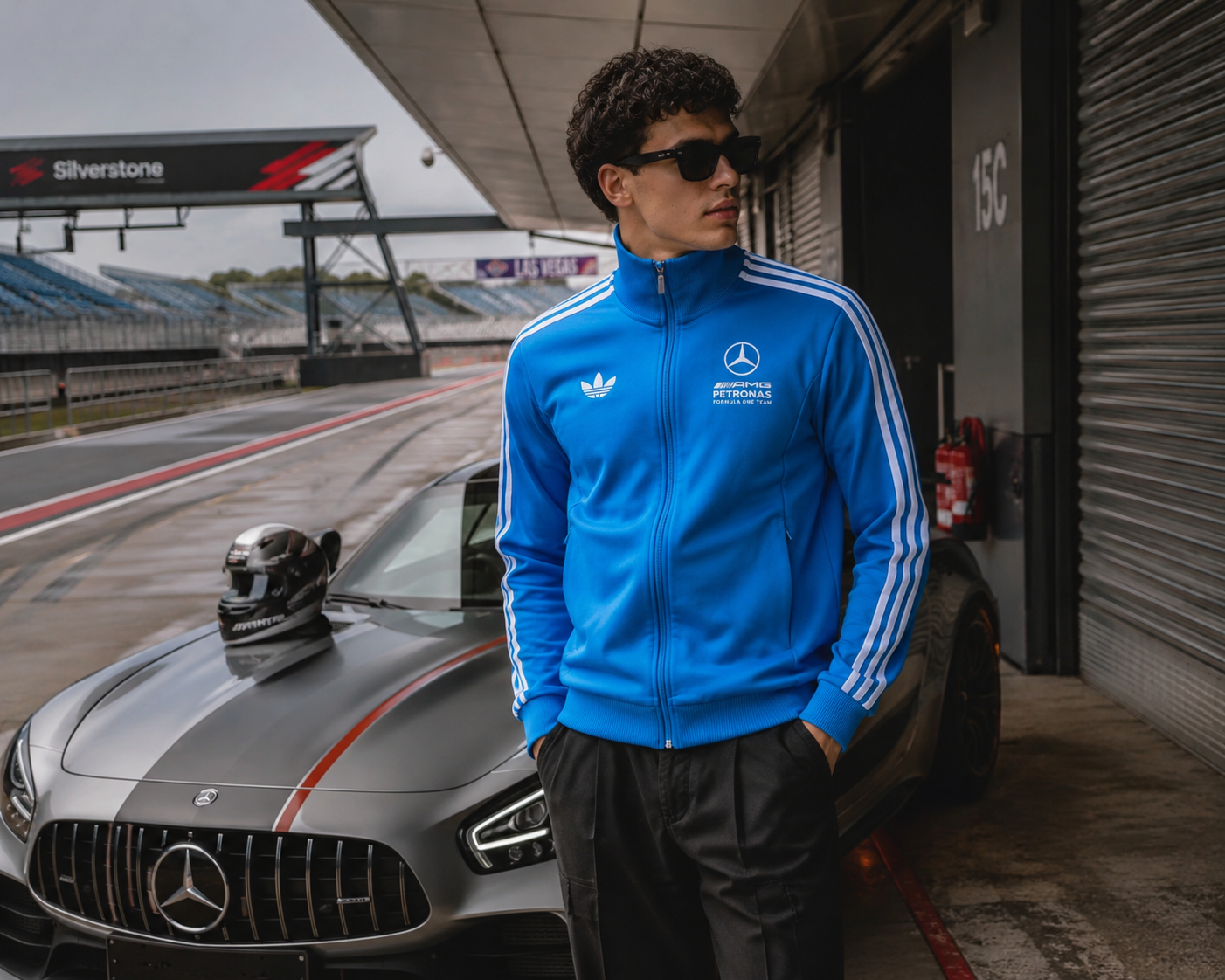 <現貨>ADIDAS ORIGINALS X Mercedes-AMG "Blue Wonder" 2026最新 賓士 F1車隊 聯名 藍色奇蹟 三線 外套 KT5128