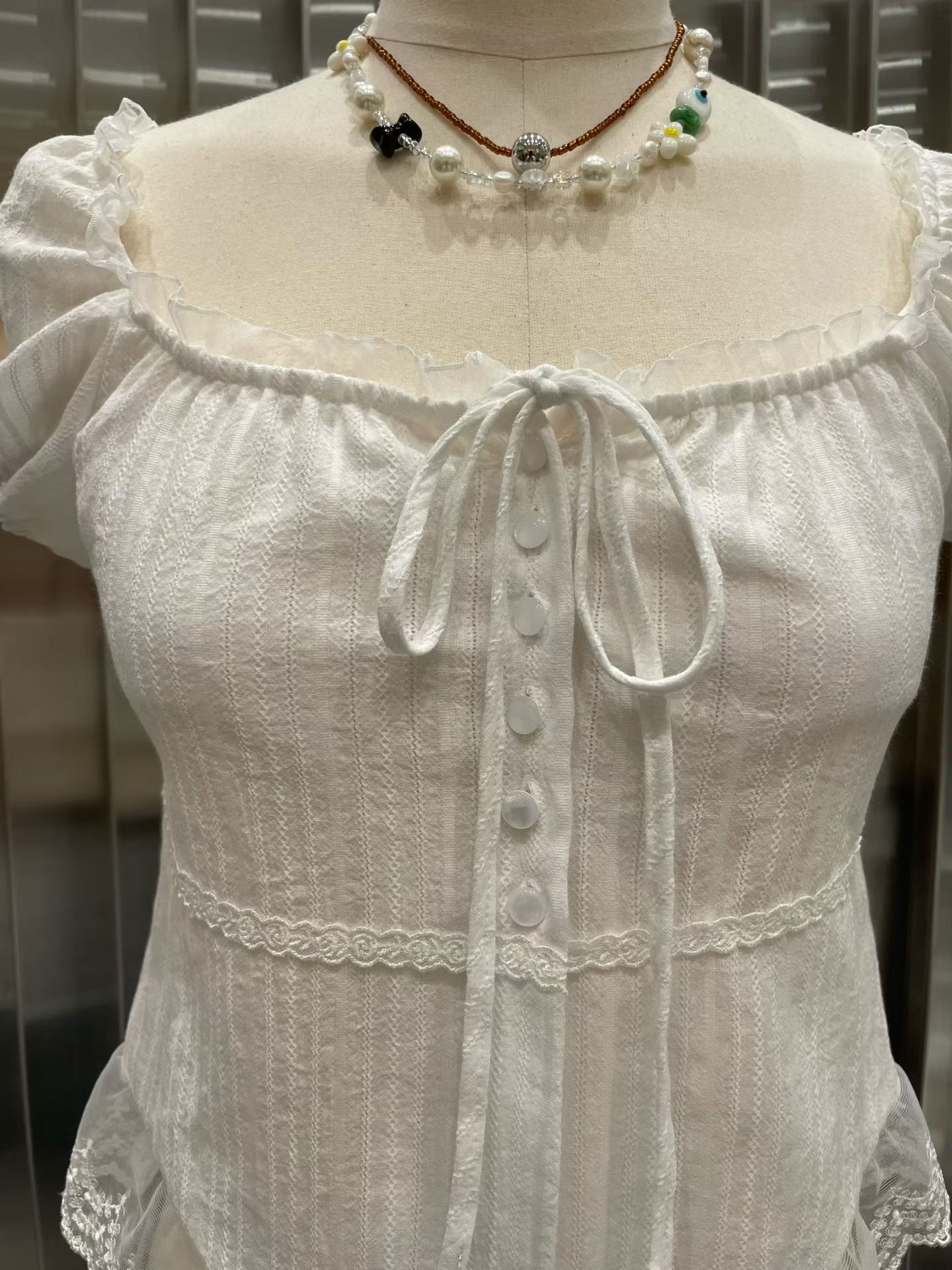 超精緻！Diagonal Lace Blouse