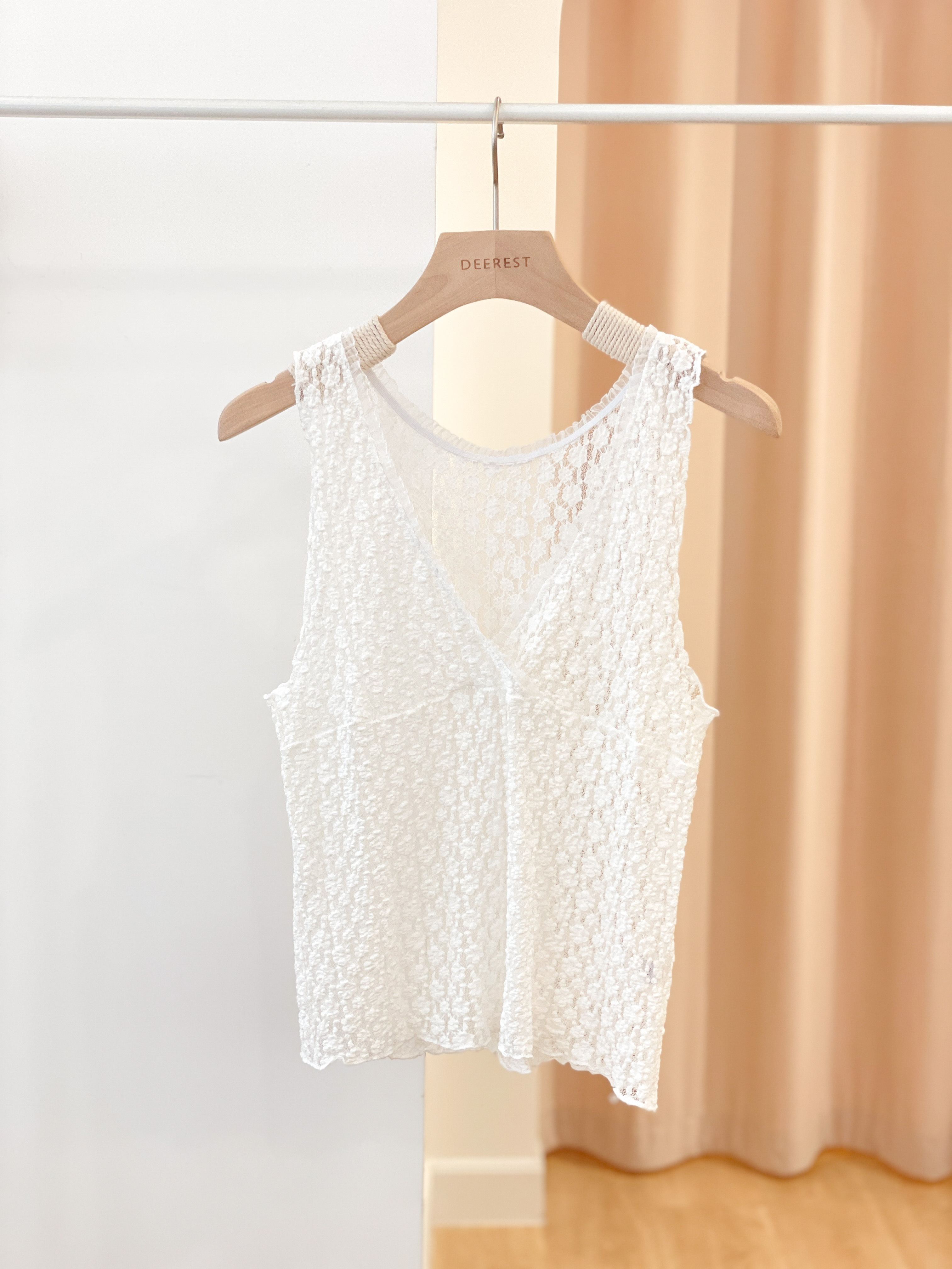 T1576 Wavy Lace Crochet Vest