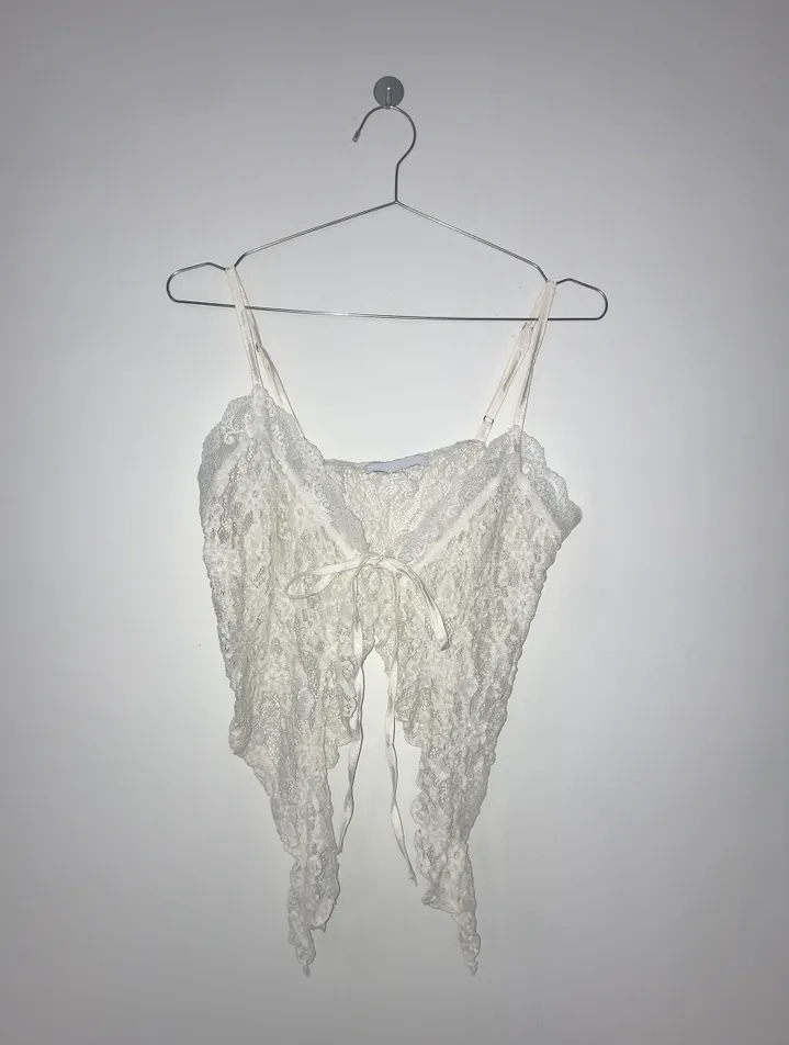 夏天疊穿不怕熱☀️Kina Frilled Lace Top
