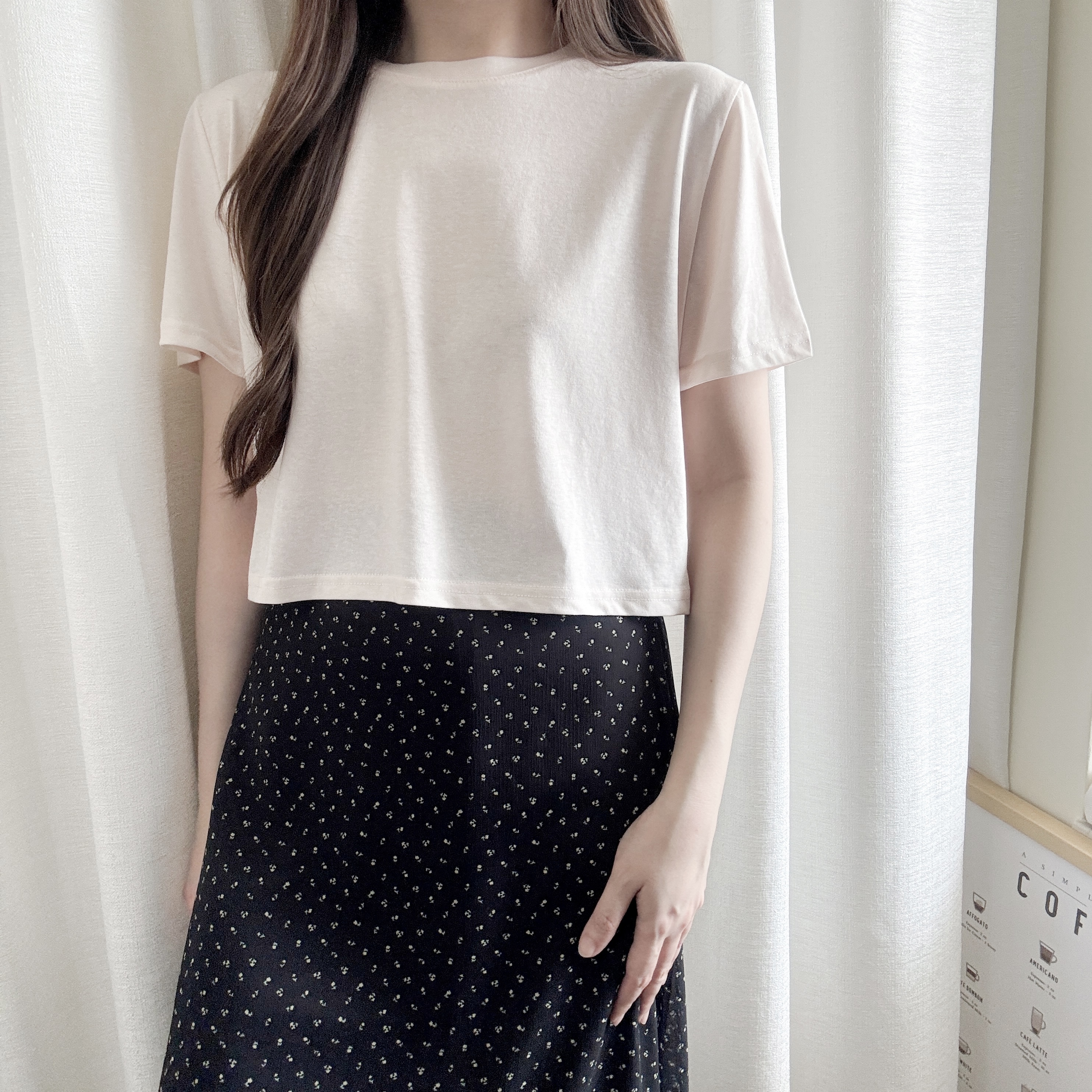 超薄淡色系crop tee