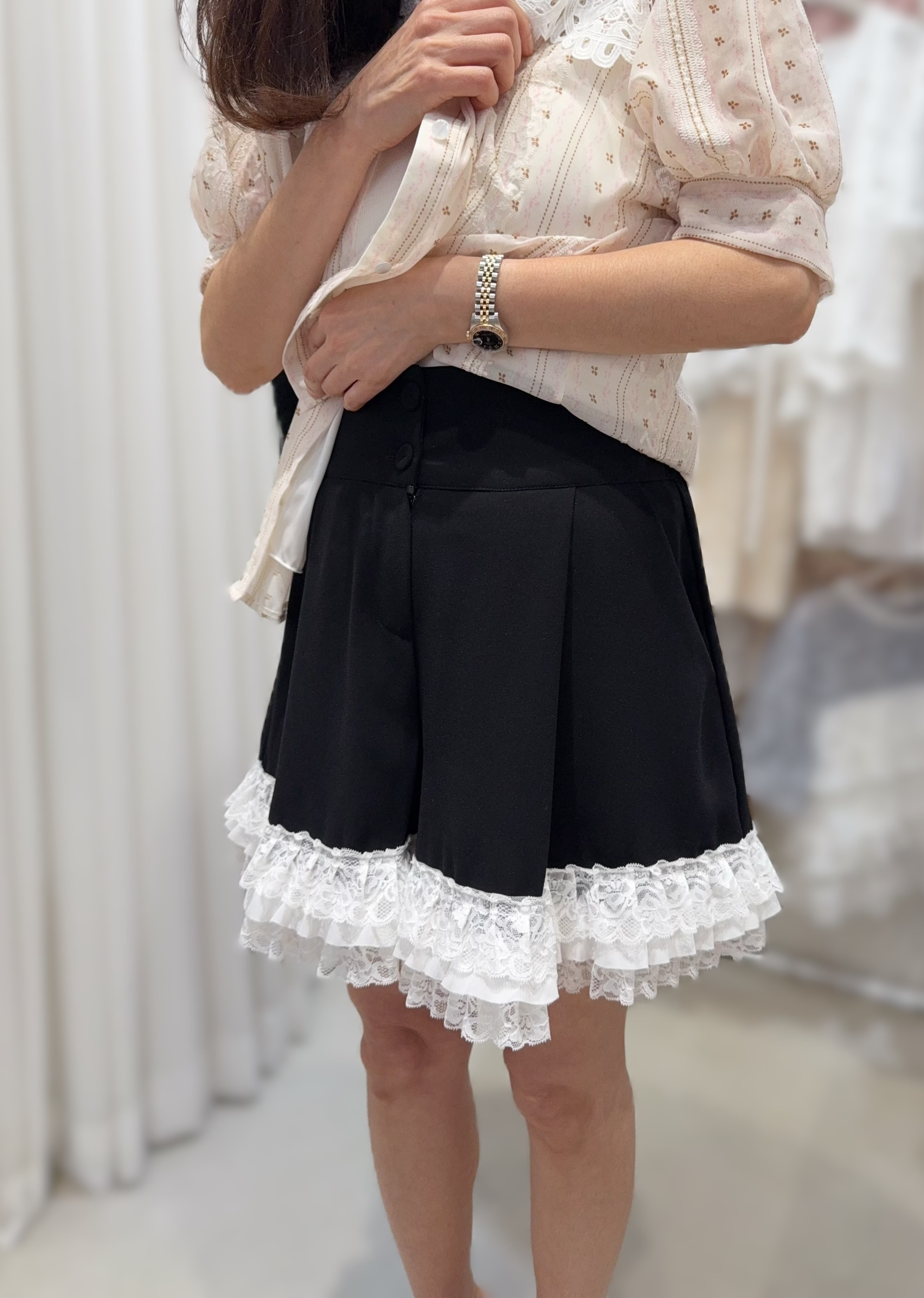 Y133   LACE橡根褲  腰28-36 HIP47 長18 $509 (一口價)