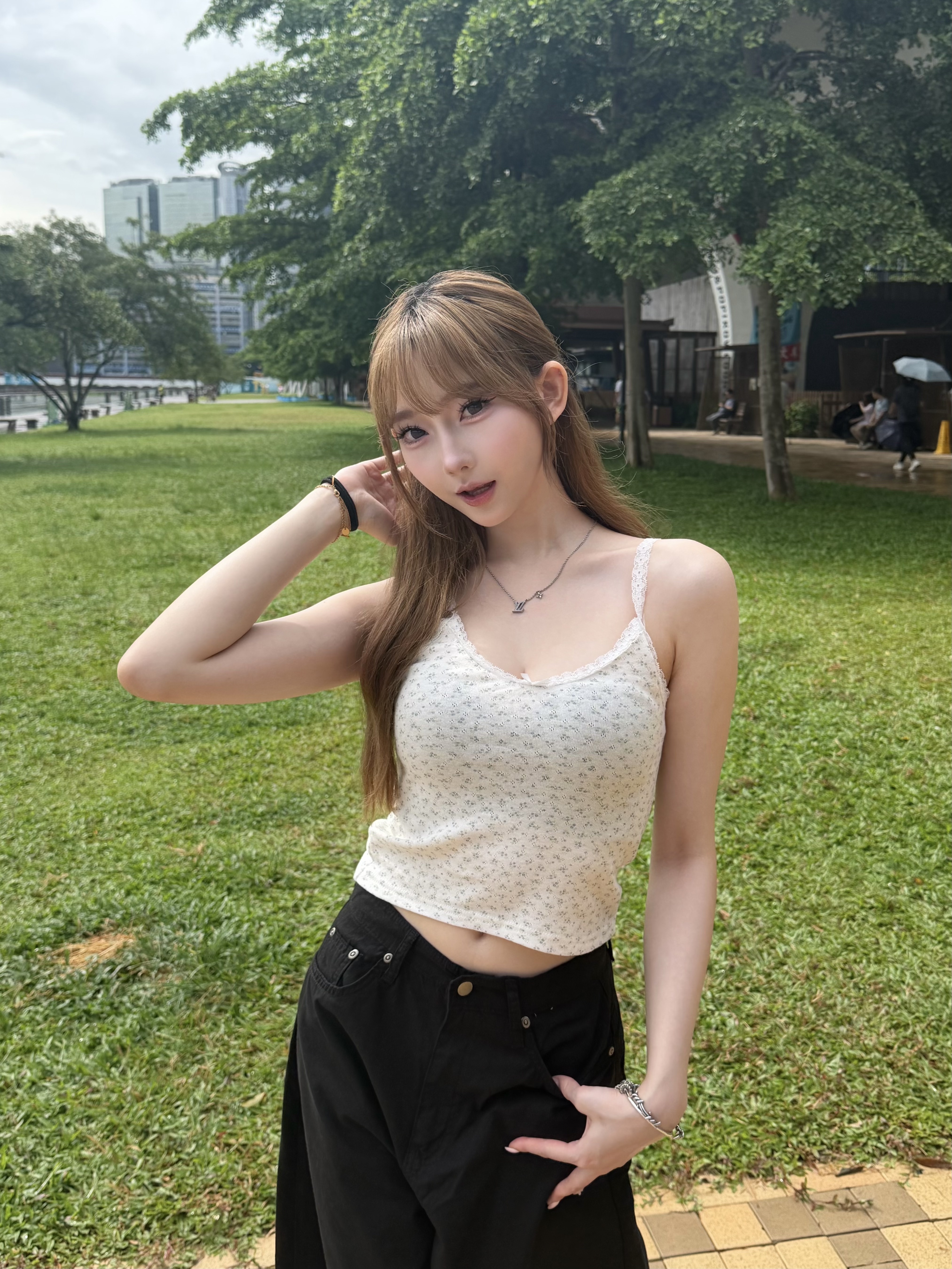 蕾絲肩帶蝴蝶結碎花背心