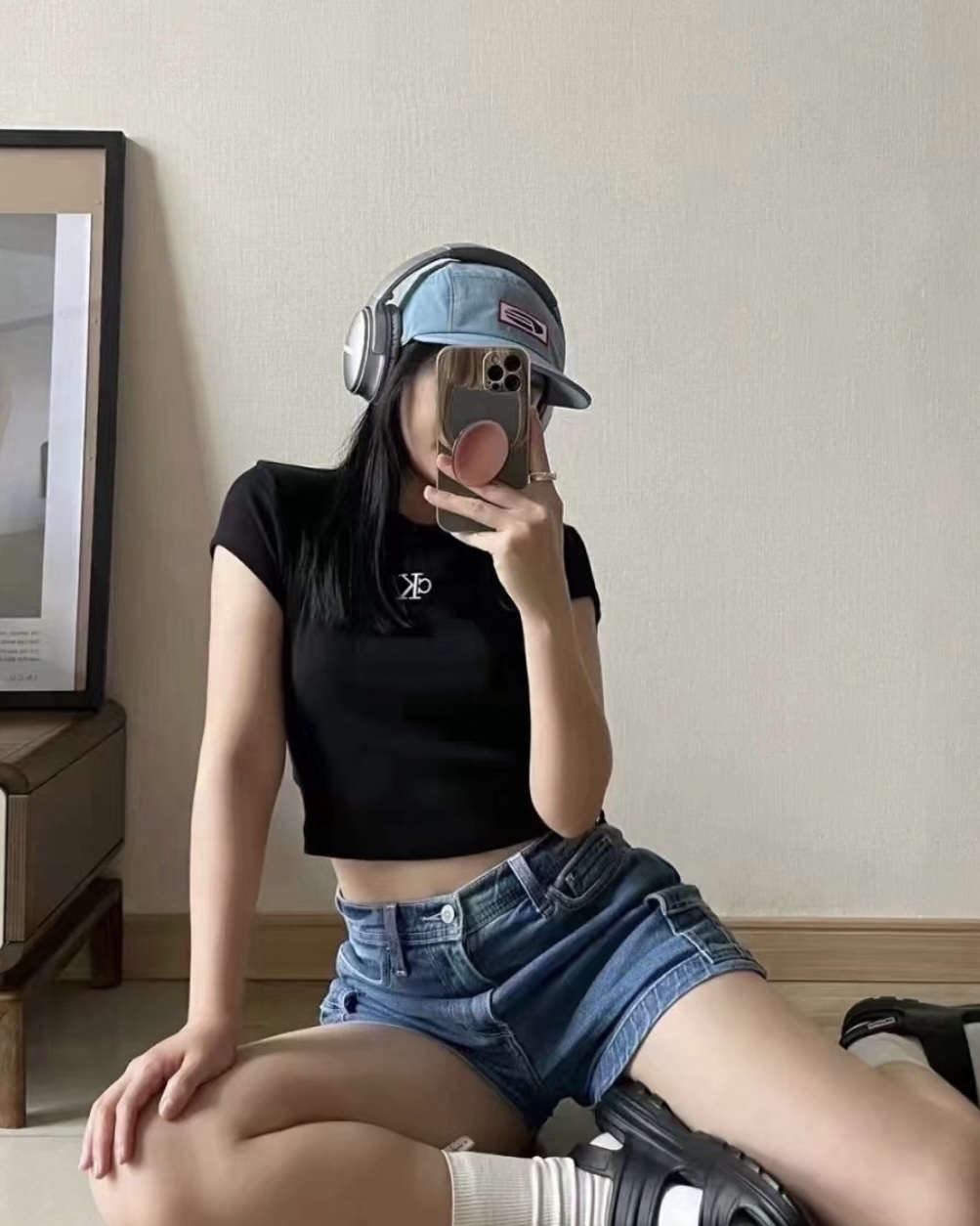 CALVIN KLEIN 刺繡螺紋 CK 短版 短袖 短Tee 上衣