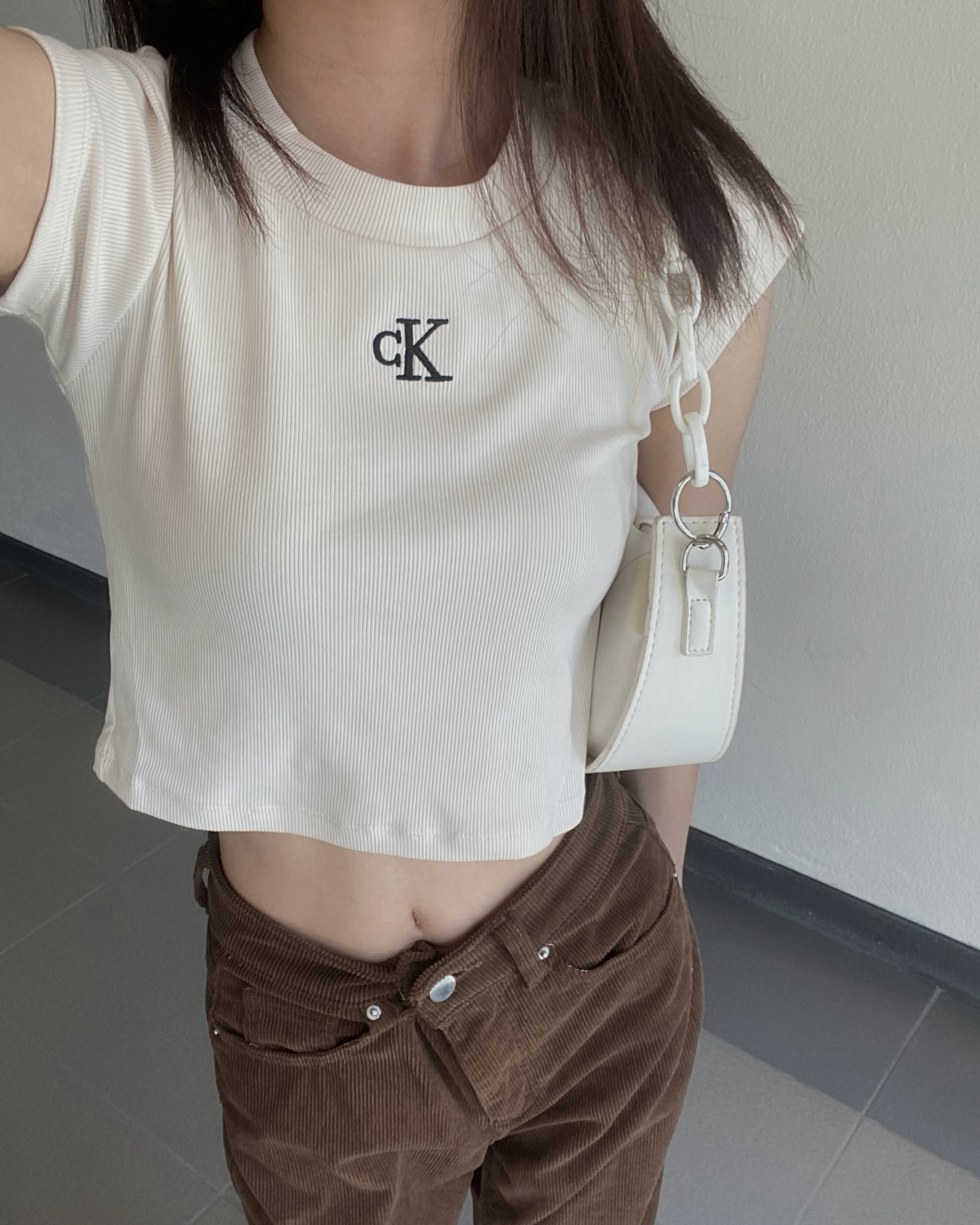 CALVIN KLEIN 刺繡螺紋 CK 短版 短袖 短Tee 上衣