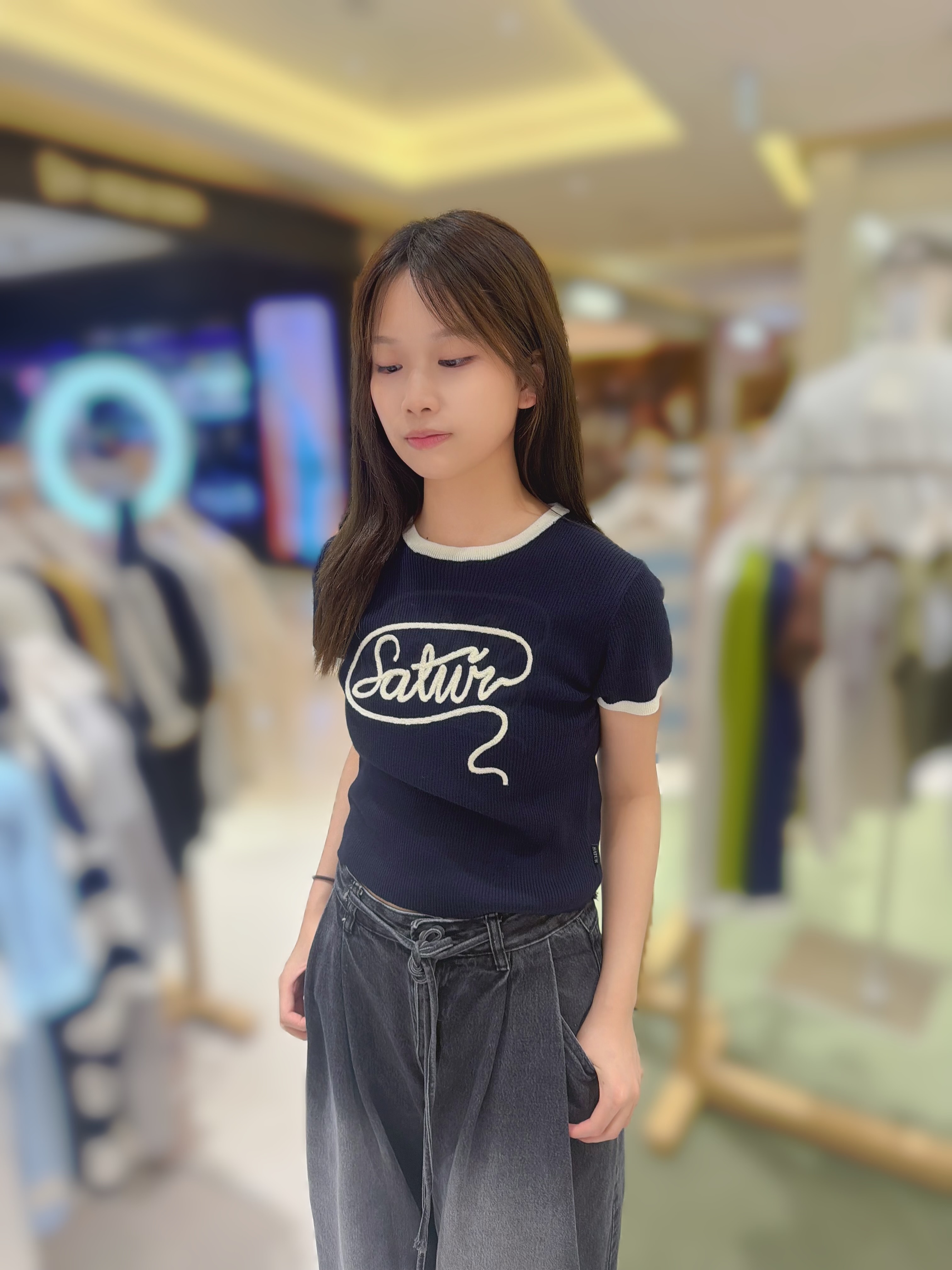 SA18 XS:胸32-44 長18 S:胸33-45 長19 M:胸34-46 長20 $369