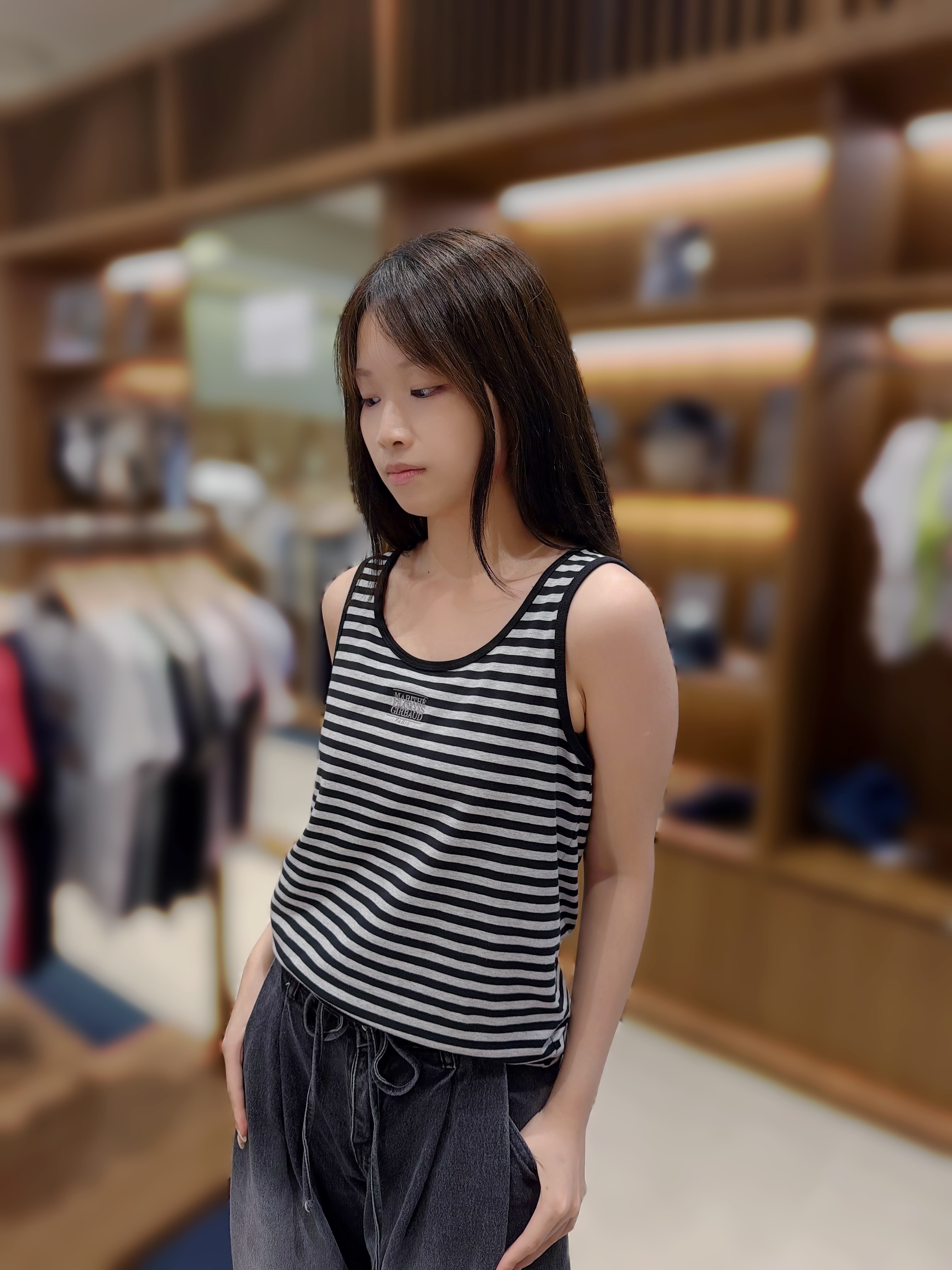 MF11 女款 S:胸33-44 長22 M:胸35-46 長22 $229 [MFG46USV101]