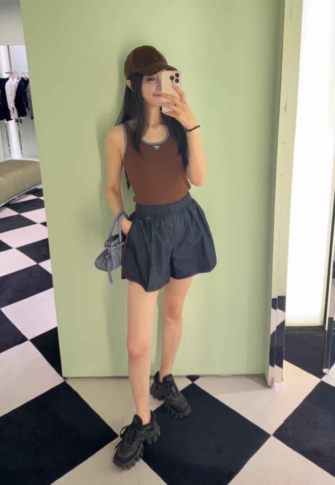 PRADA 三角LOGO 深藍色 女款短褲