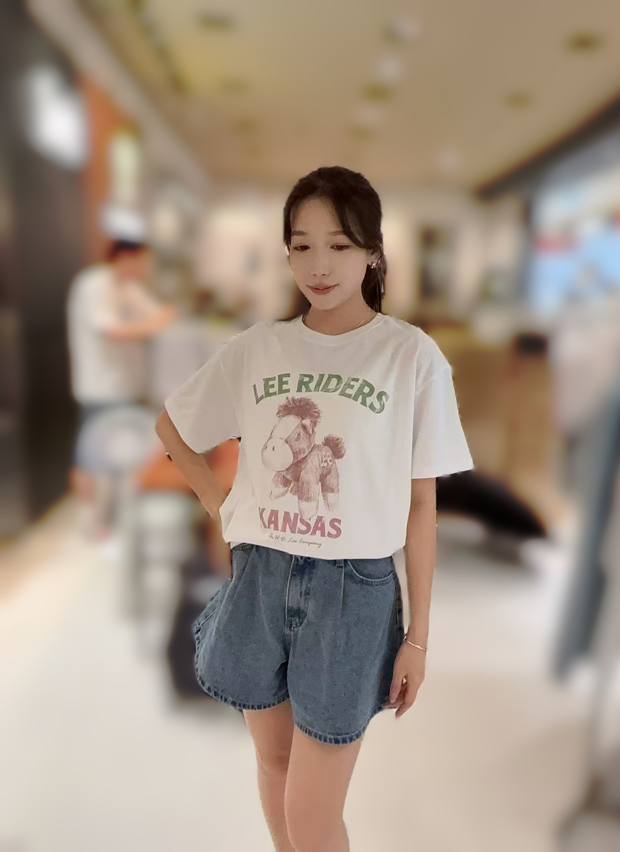 LE11 S:胸42 長26 M:胸44長26.5 $249
