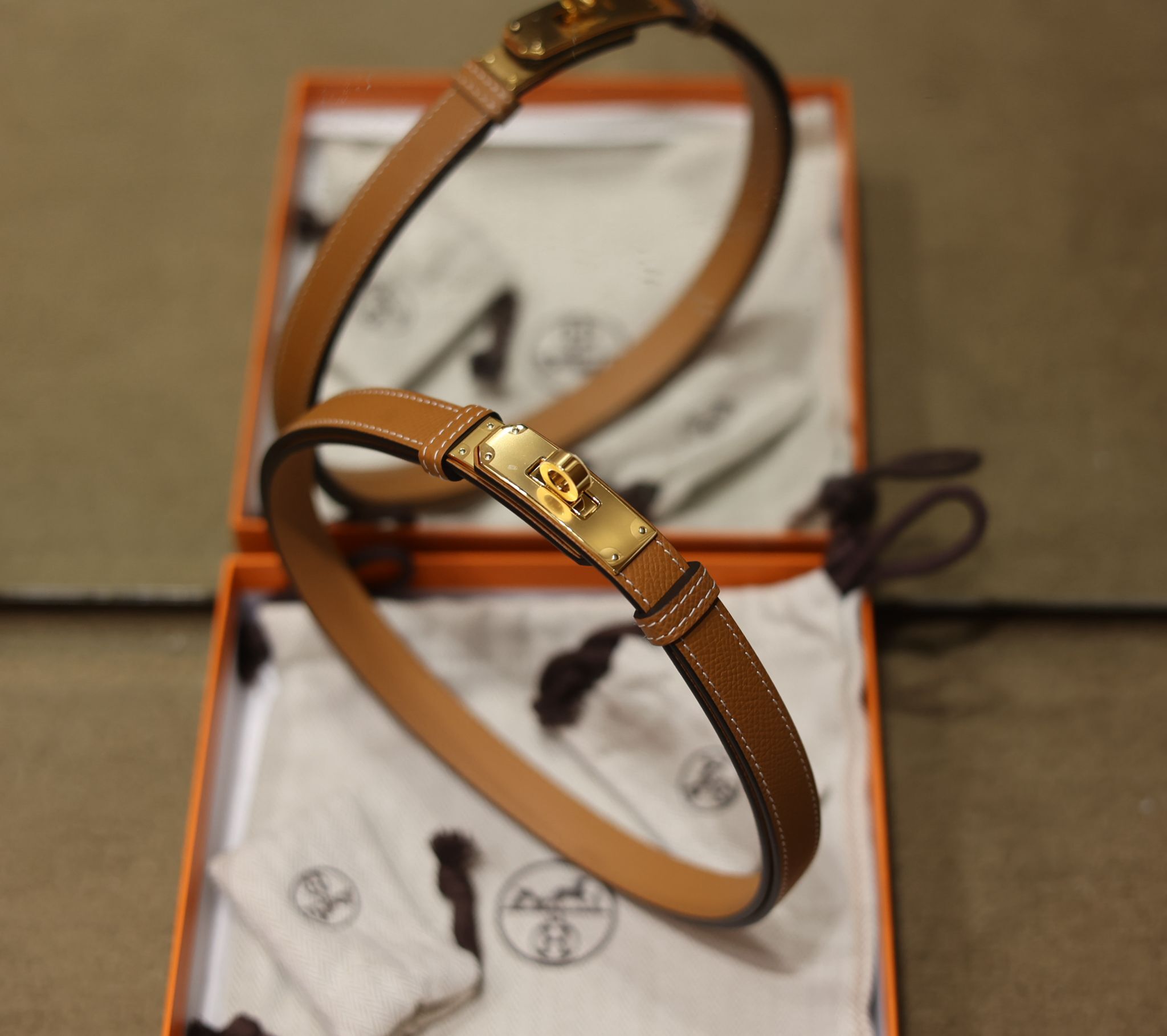Kelly belt 37 gold epsom CC