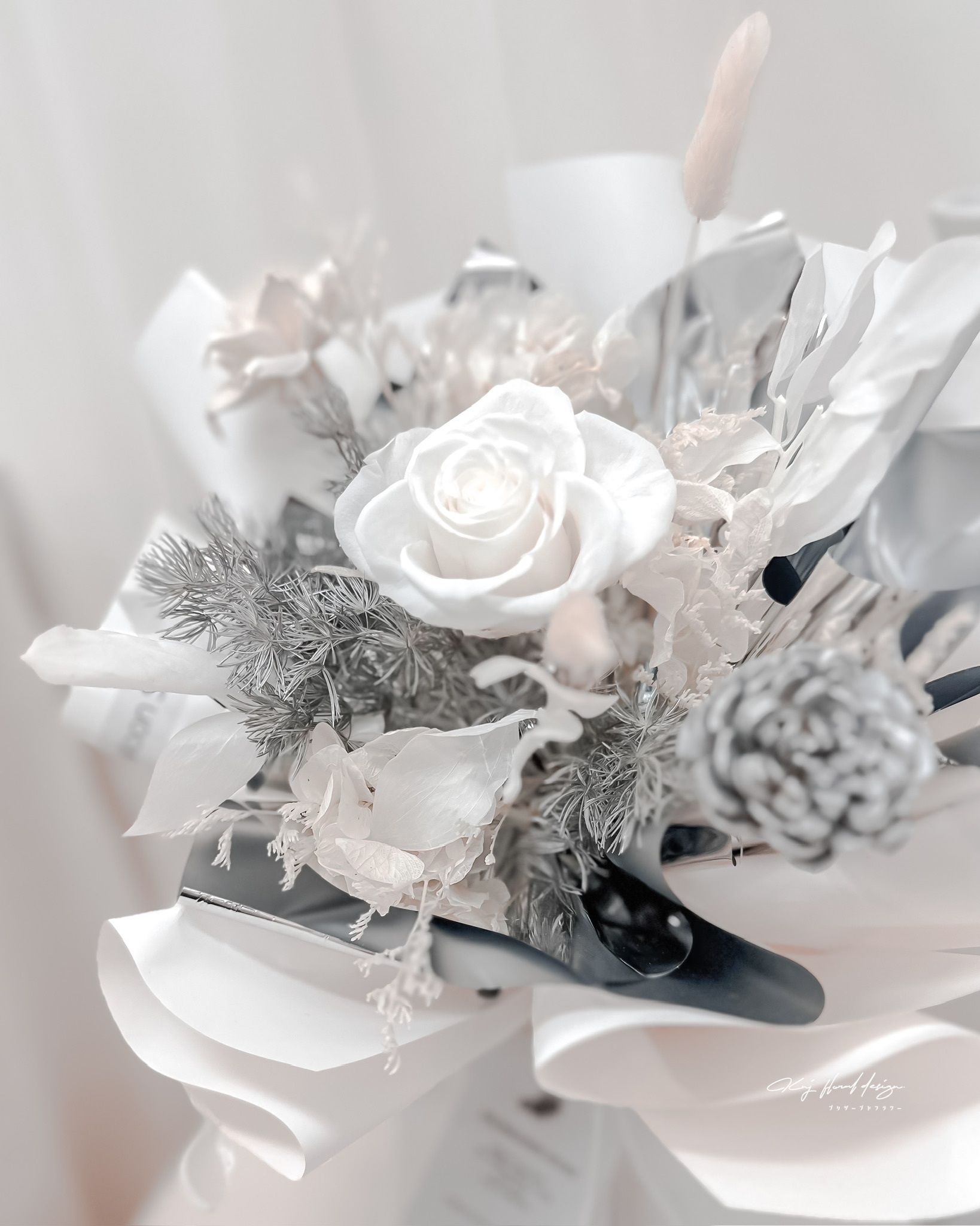 冰晶銀白永生玫瑰花束－單朵