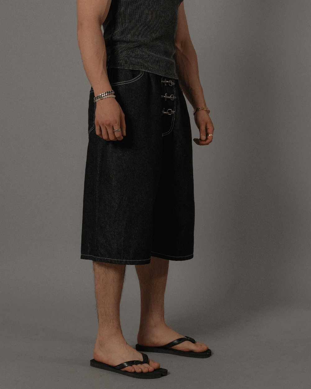 Buckle Bermuda denim shorts