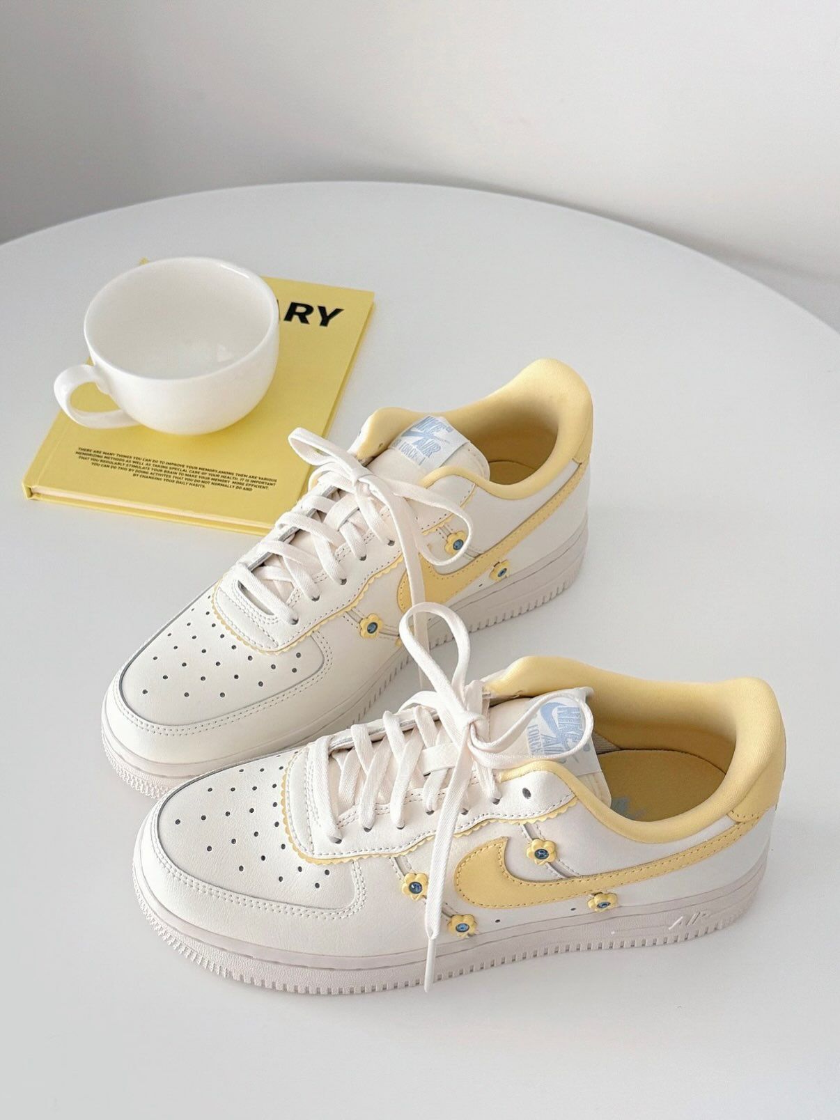 (預訂) Nike Air Force 1 Low 奶油花花