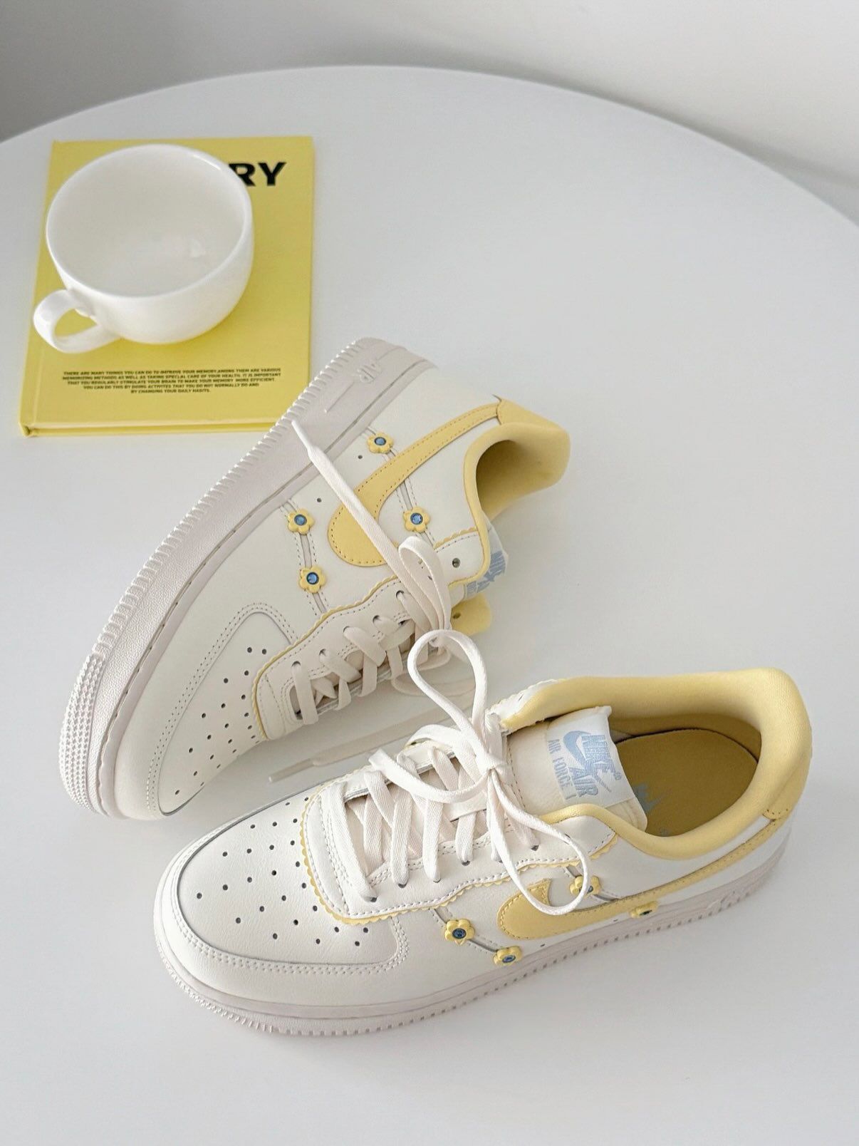 (預訂) Nike Air Force 1 Low 奶油花花