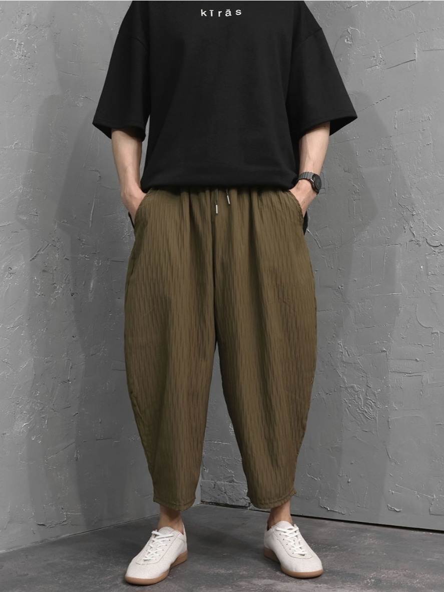 Solid color pleated balloon pants