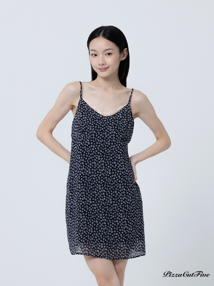 小花蕾絲細節細肩洋裝 PizzaCutFive PCF262483107