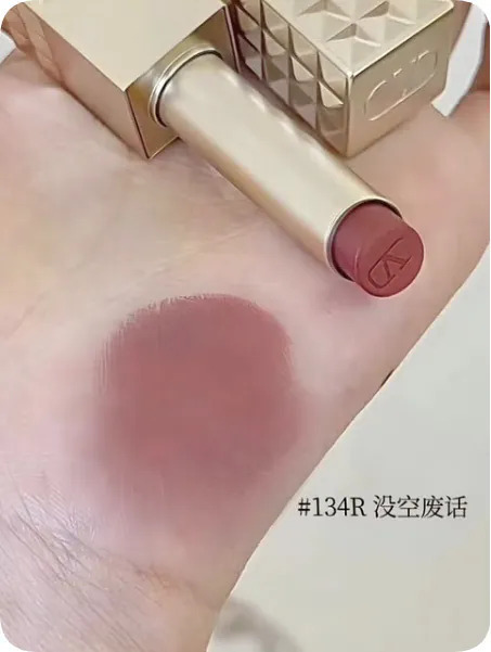 VALENTINO Beauty #134R Spike Valento Matte