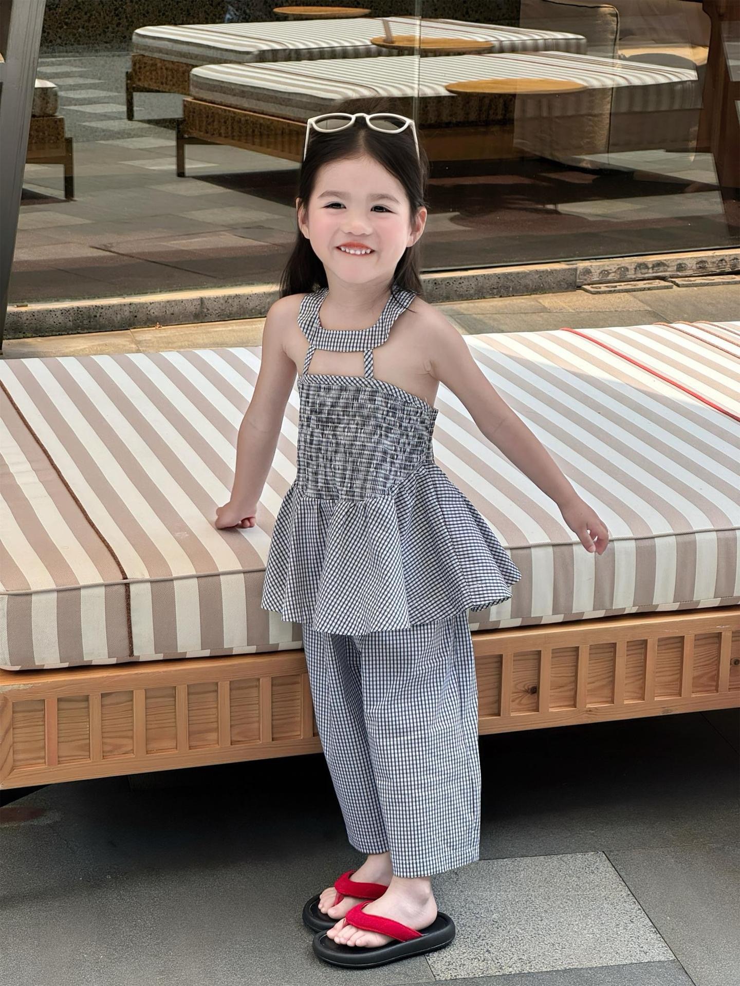 時髦女孩掛脖格子套裝   ꒱