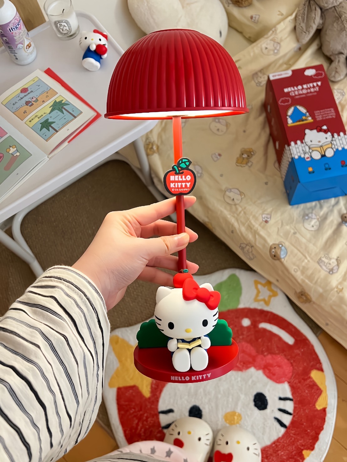 正版授權 SANRIO 三麗鷗 HELLO KITTY花園小台燈 三檔亮度 可調節 小夜燈 禮盒組