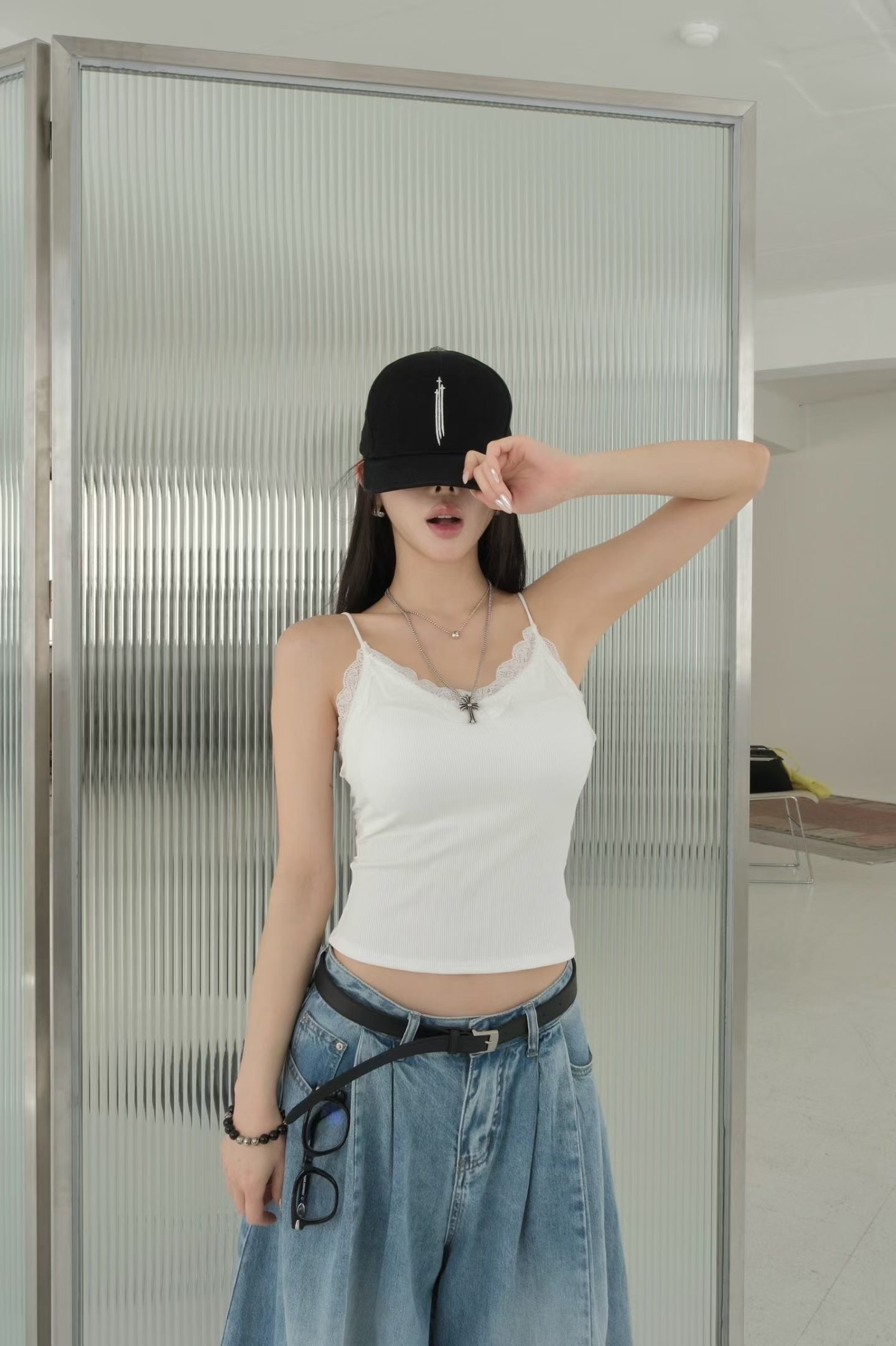 花瓣蕾絲細肩帶bra top (三色)