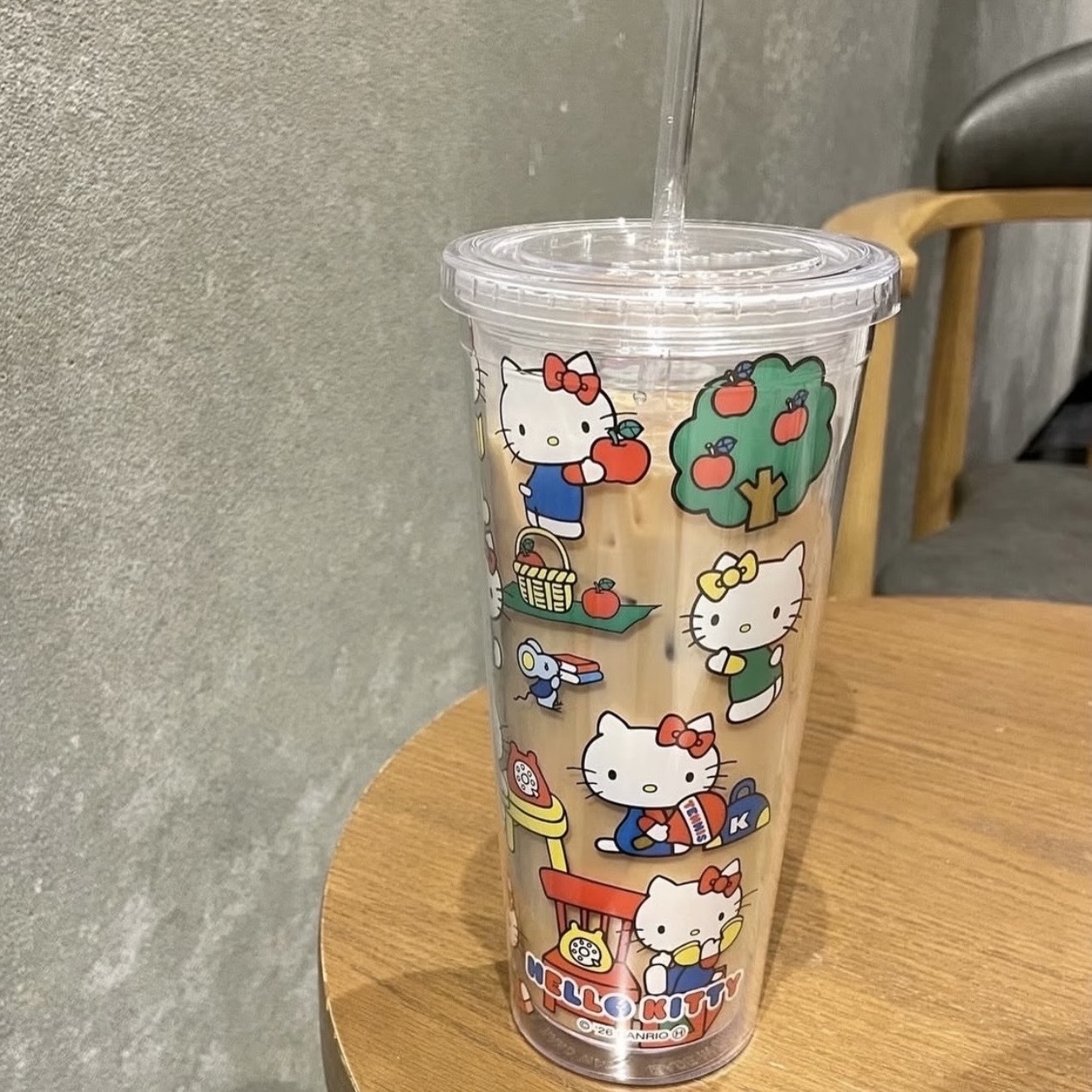 SANRIO HELLO KITTY 滿版印花 透明吸管杯 玻璃杯 600ML 三麗鷗