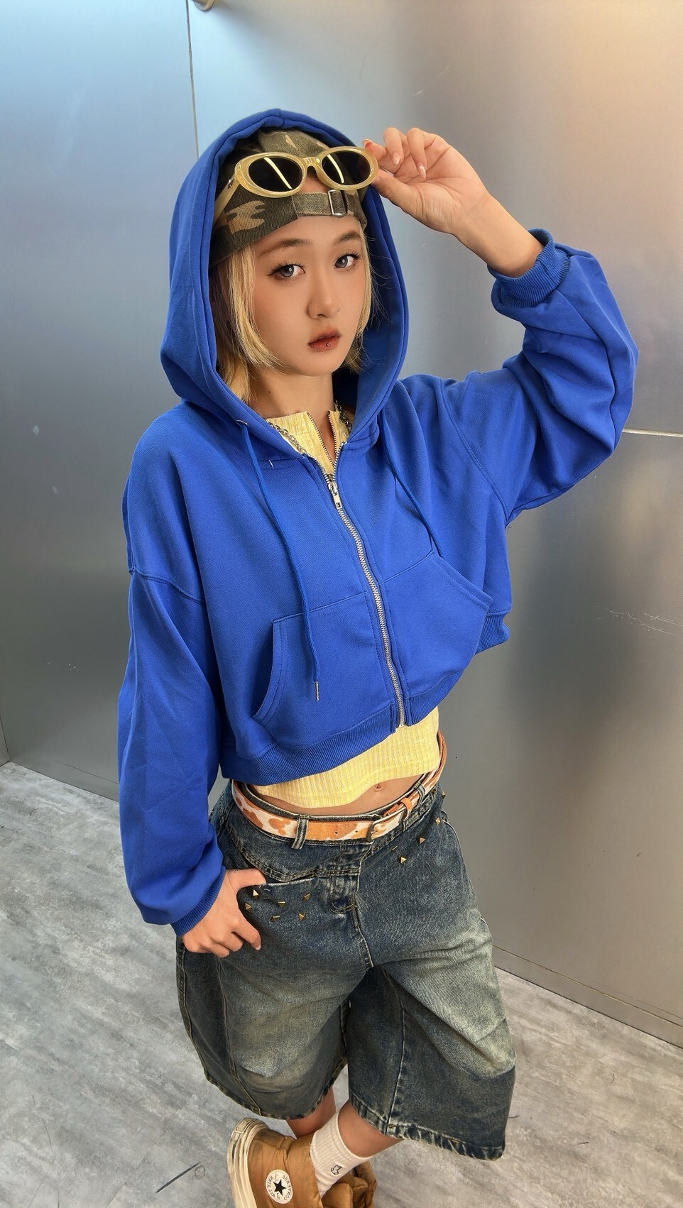 短版連帽外套