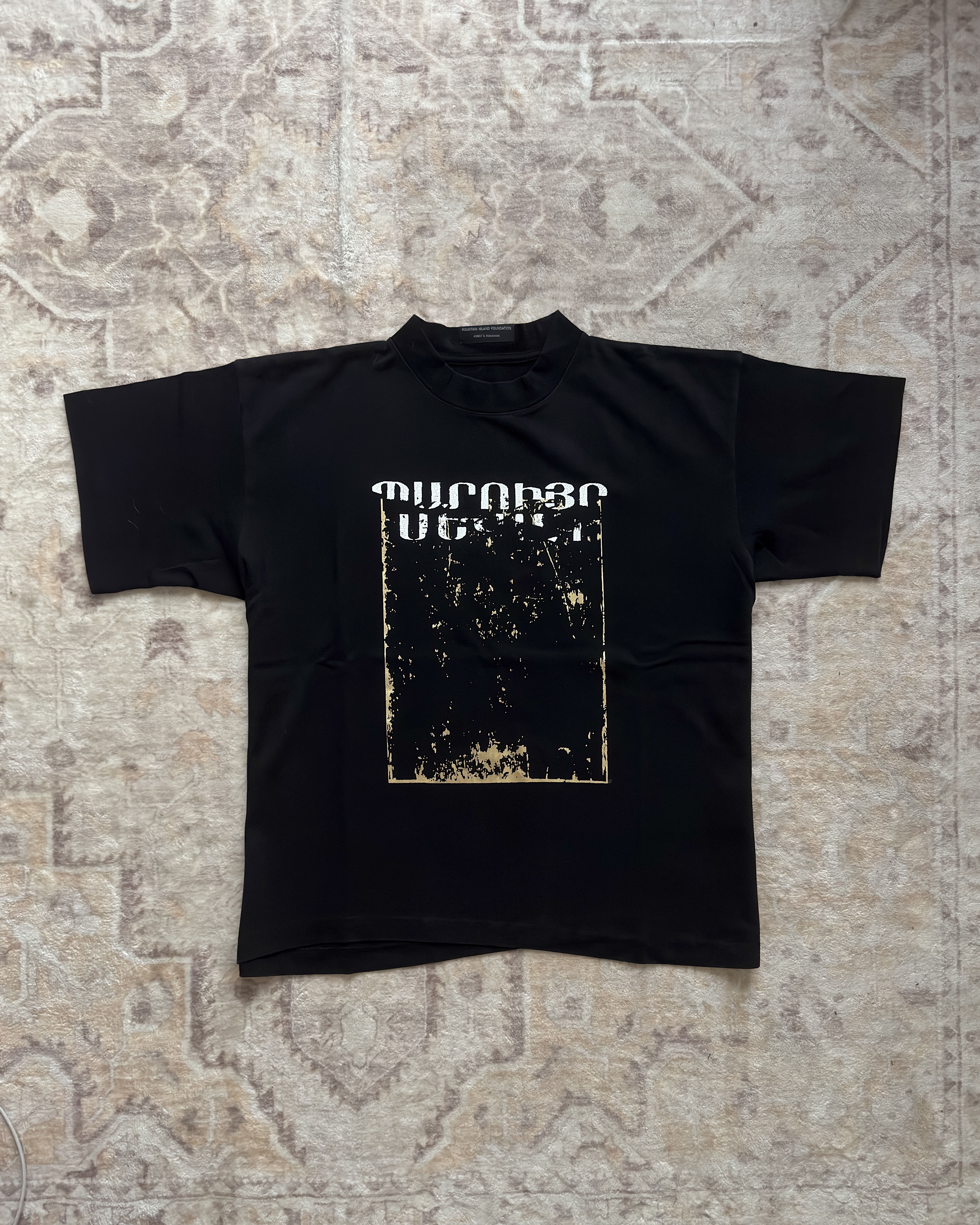 Fountain Island Foundation｜F23R Boxy Fit Gold Print T-shirt (Black)