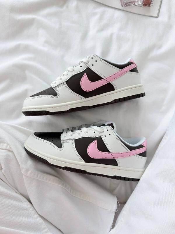 【逢甲 FUZZY】W Nike Dunk Low "Pink Swoosh" 白棕 粉勾 國外限定 IB8510-100