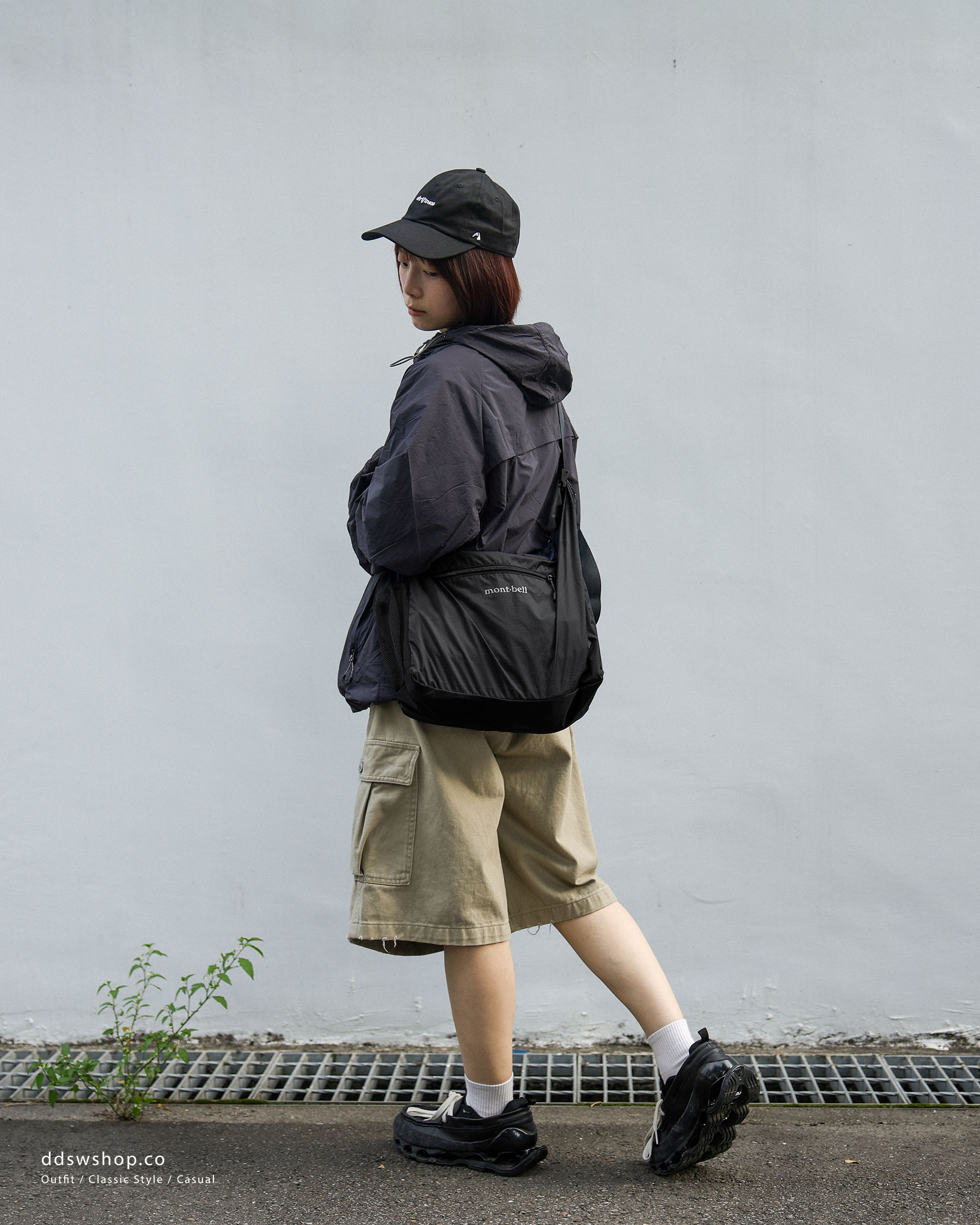 "代購" Mont Bell Pocketable Light Shoulder 輕量側背包