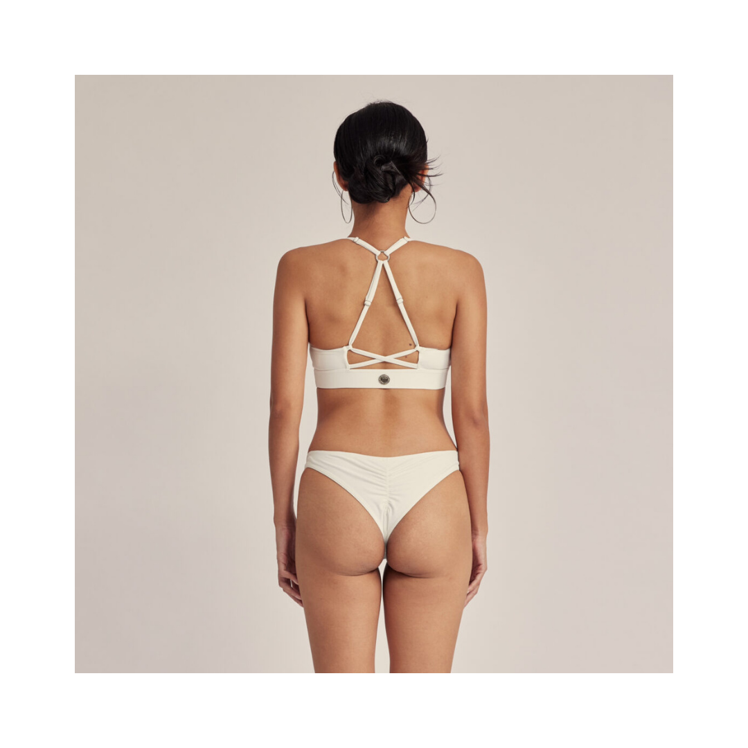 ▲潛行迷宮 光環抓褶微丁泳褲 Halo Ruched Thong 月光白