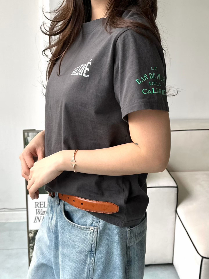 Galerie減齡撞色英文字母質感棉T
