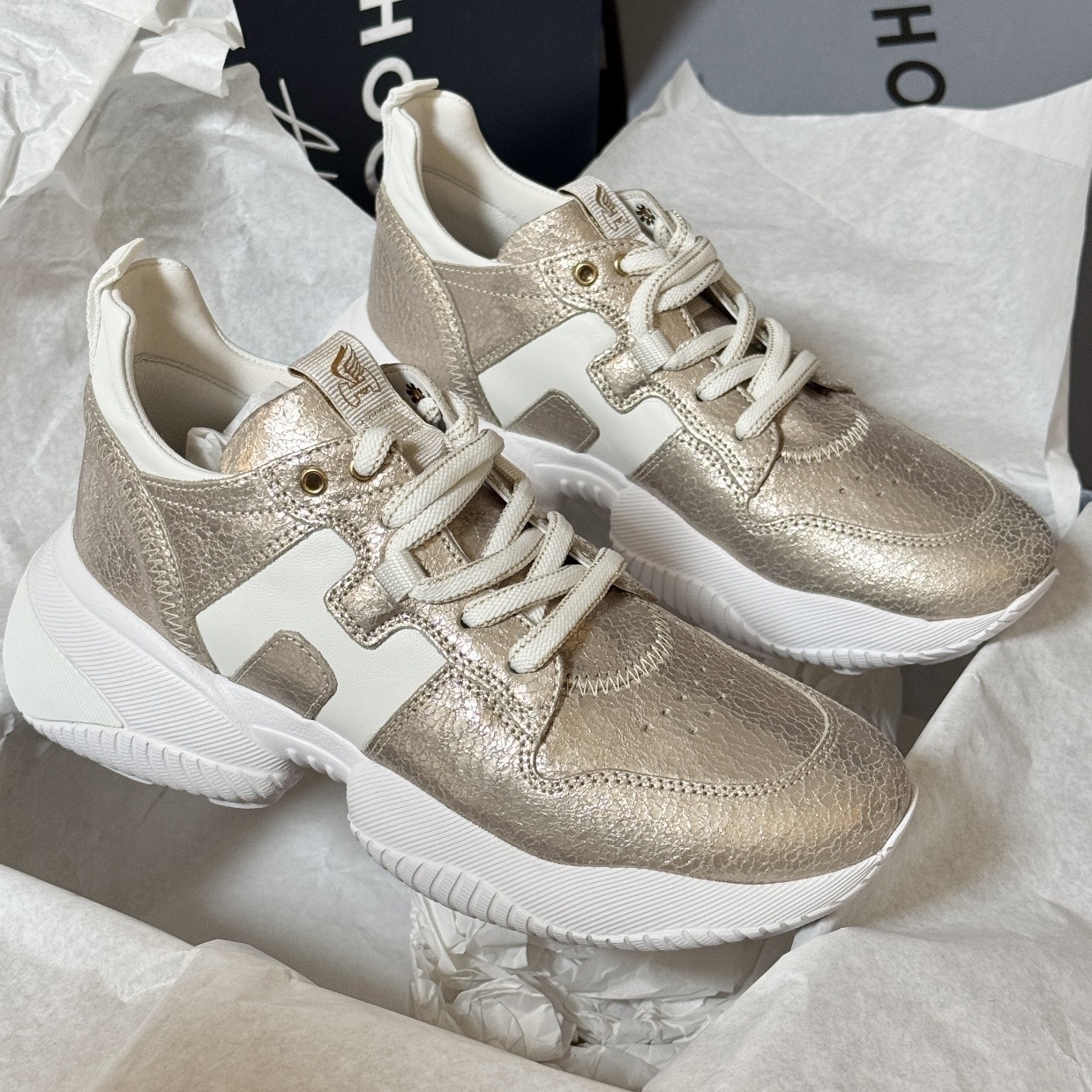 Hogan interaction sneakers champagne gold