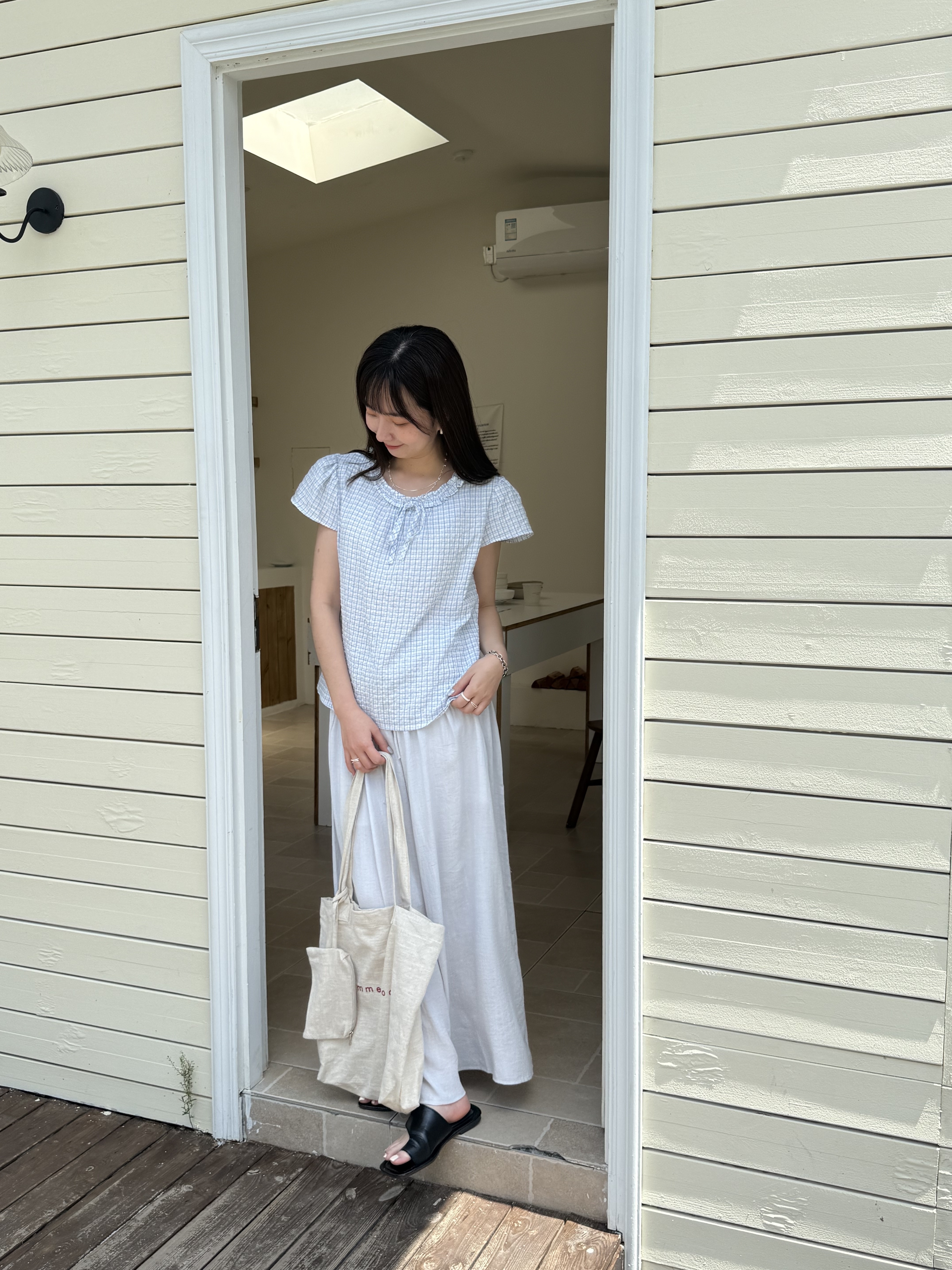 木耳邊領泡泡格襯衫