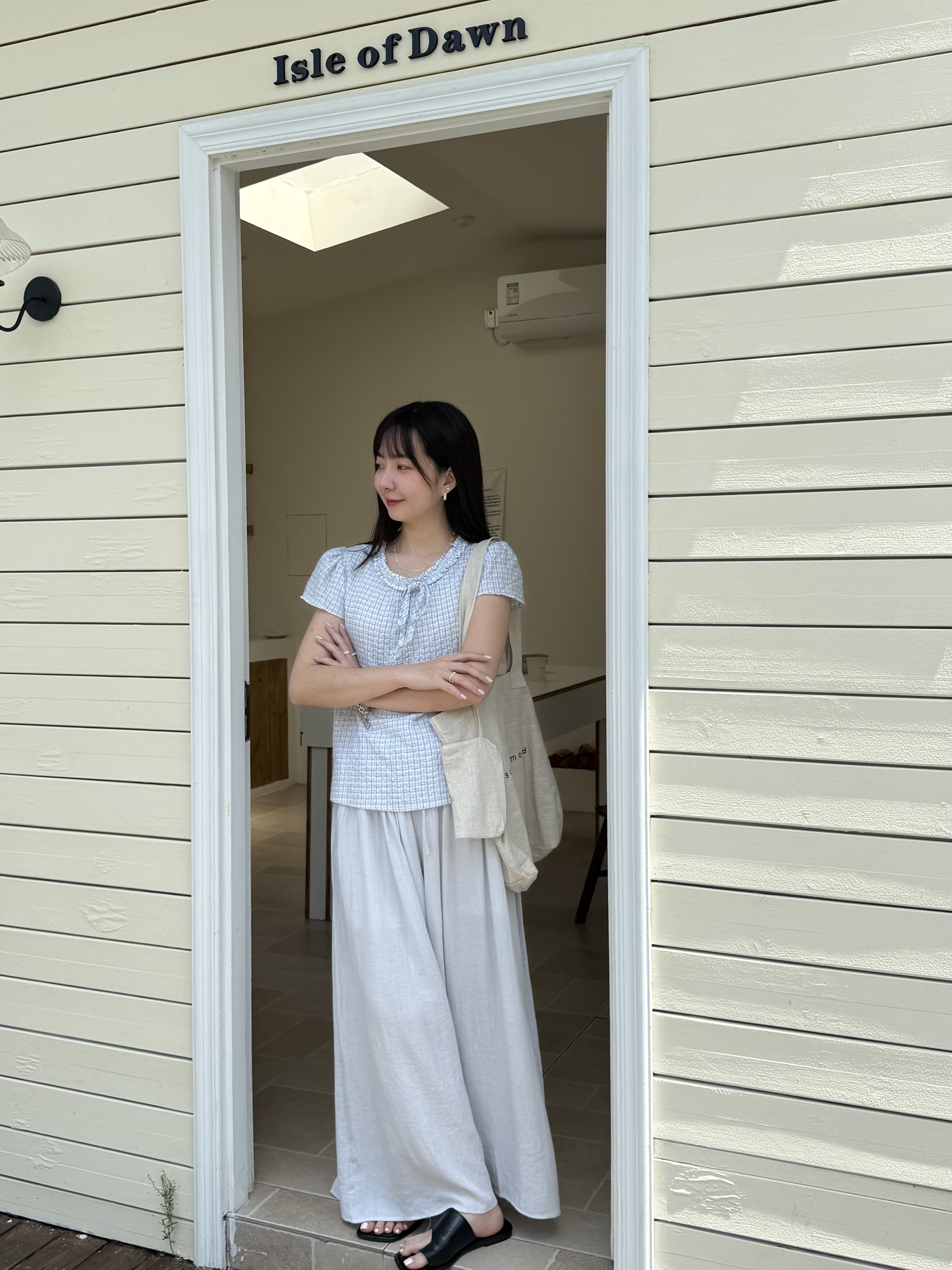 木耳邊領泡泡格襯衫
