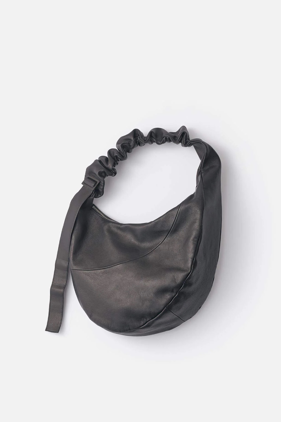 ssstein GOAT LEATHER TWIST SHOULDER BAG