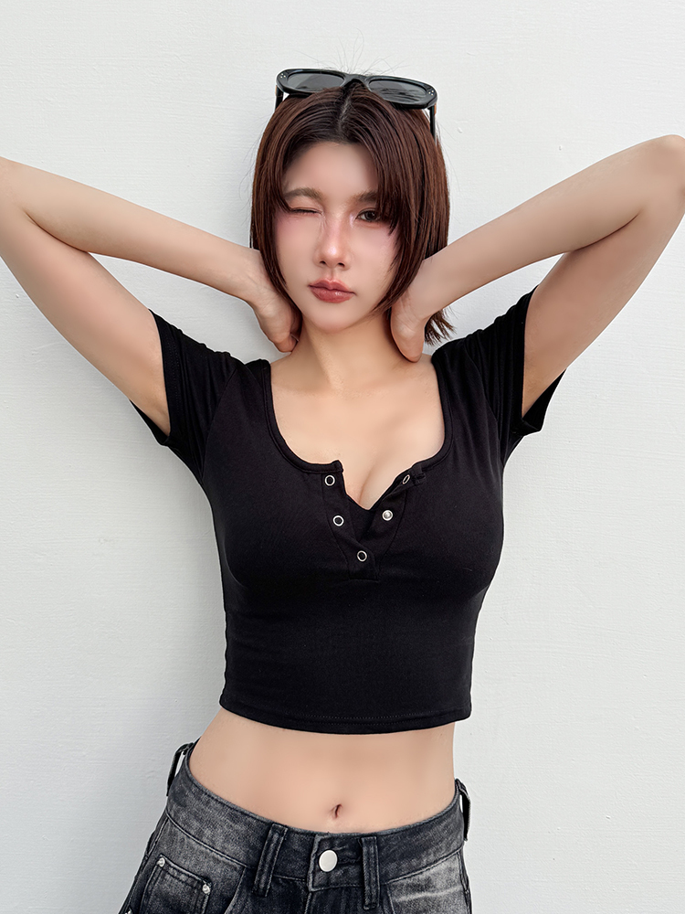 Badbeat品牌刺繡．歐美排扣Bra T (3色，有胸墊）