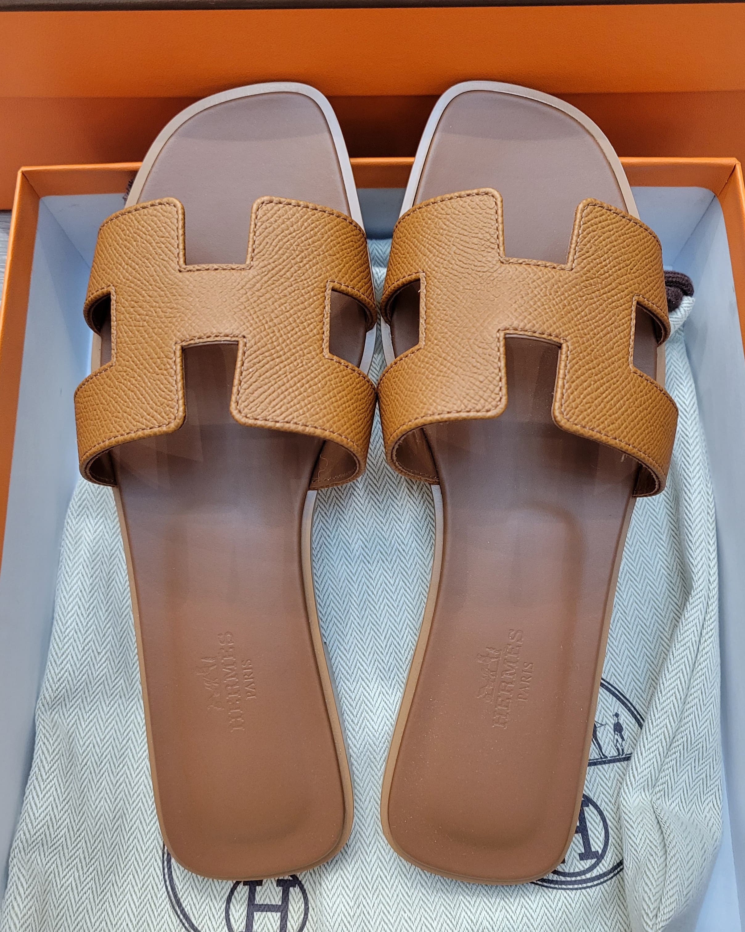 Hermes Oran SANDALS GOLD EPSOM 37