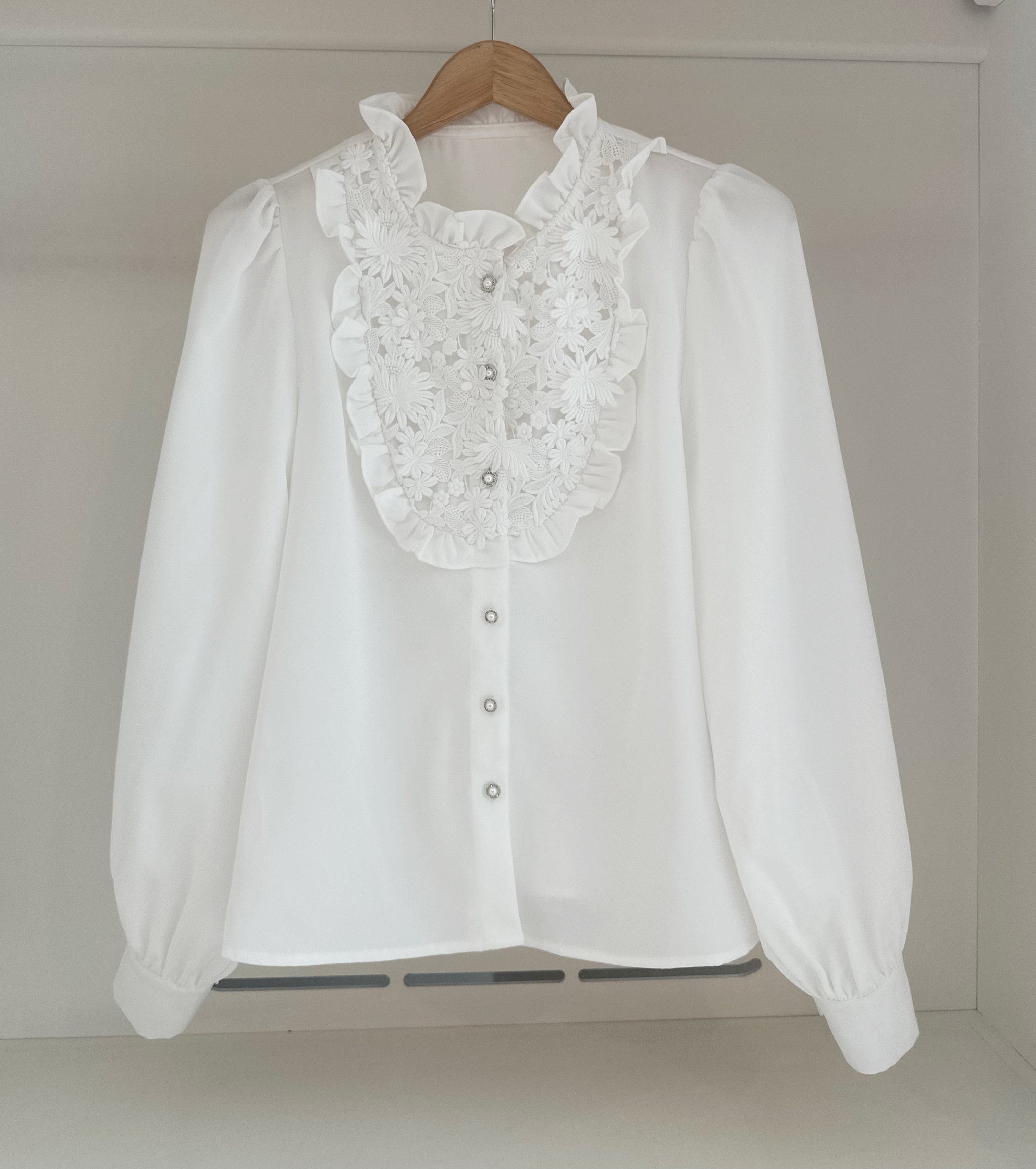LONG SLEEVE COTTON LACE DETAILED FRONT BLOUSE