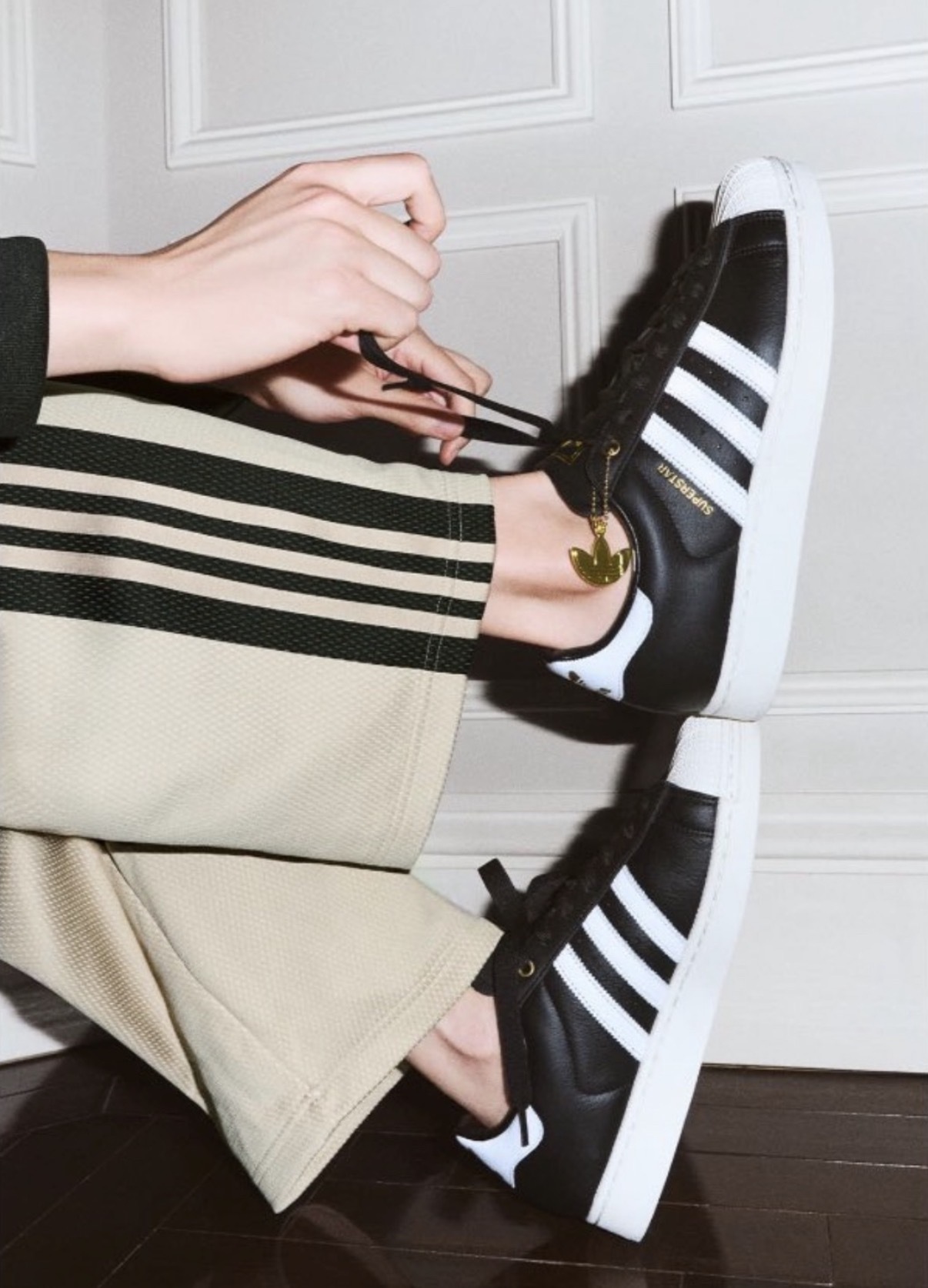 男鞋 ADIDAS SUPERSTAR II 黑色 白色 藤井風同款 經典 皮革 三葉草吊飾 貝殼頭 奶油底 休閒鞋【KI0981/KI0979】