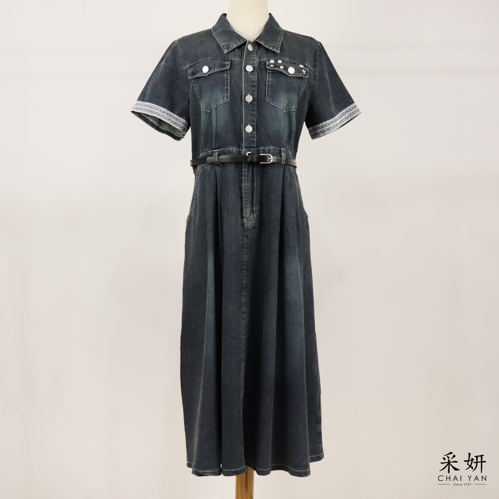 貝殼鈕釦蕾絲袖牛仔洋裝