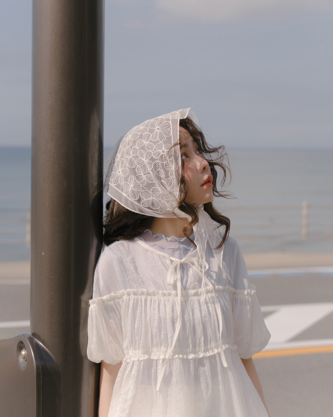 3D floral embroidered mesh triangular scarf, available in two colors.【07130068】in stock+pre-order