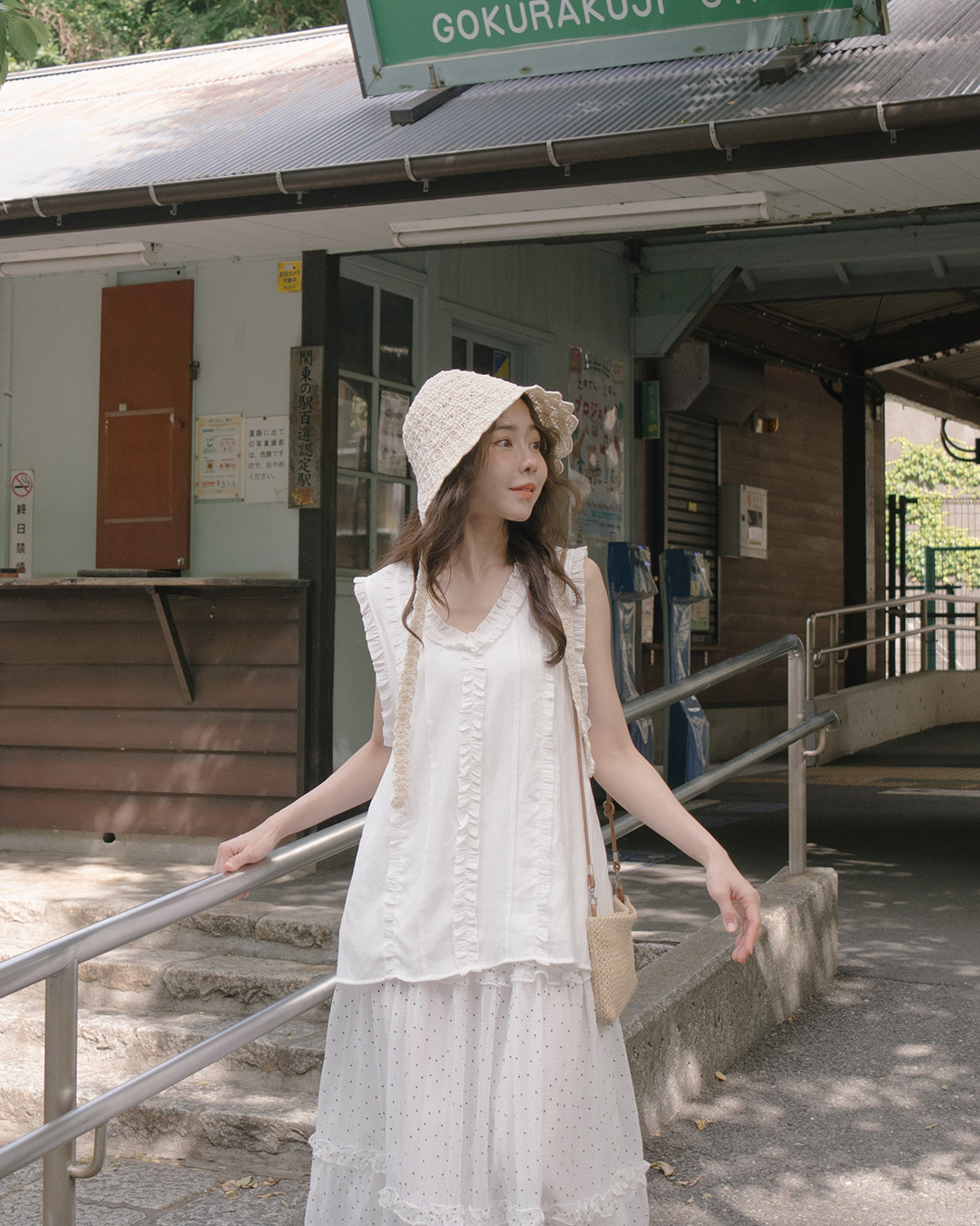 Ruffled sleeveless top with lotus leaf cutouts【01099758】in stock+pre-order