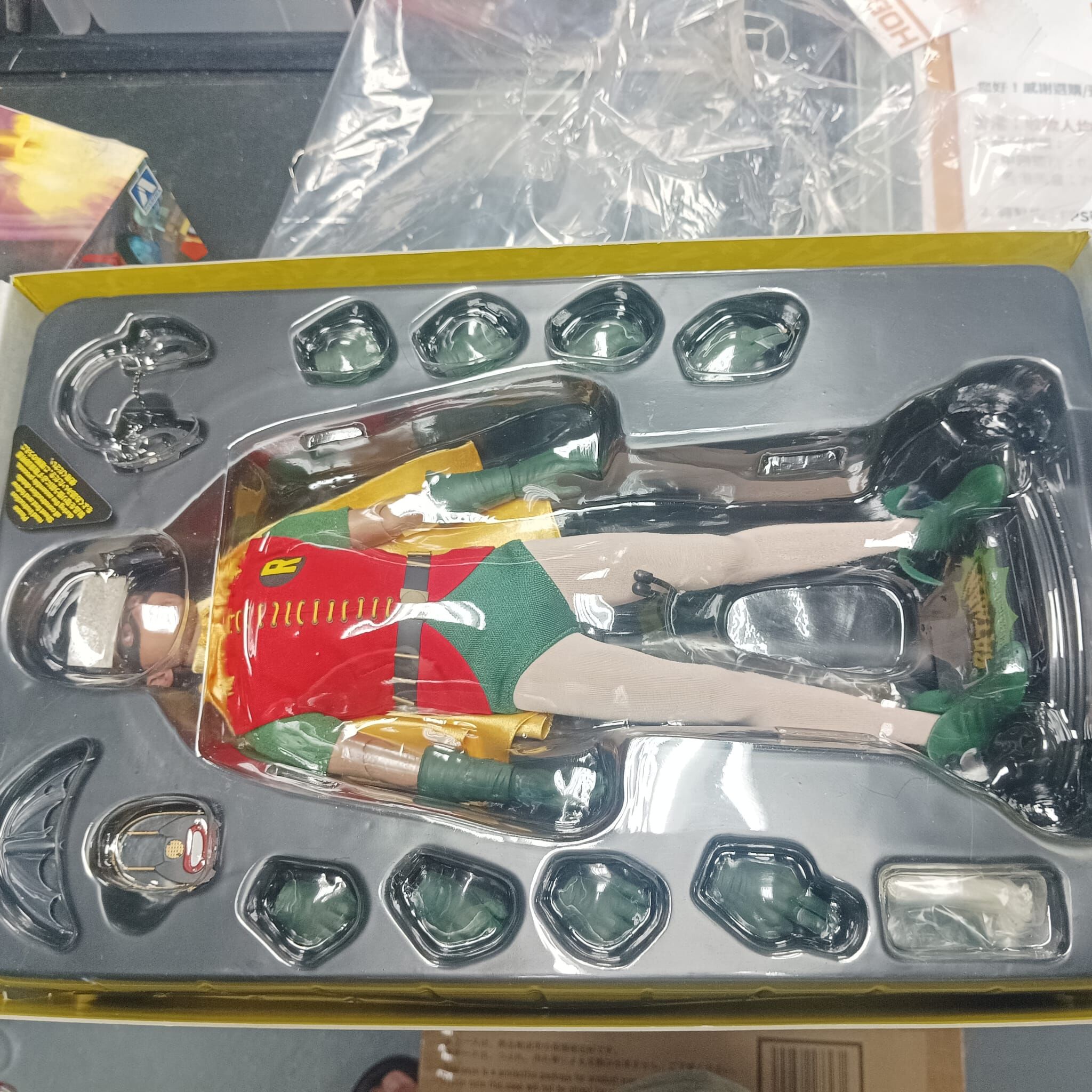 寄賣-其它-Hot Toys MMS219 Batman & Robin 1966 TV Series 1/6 Robin