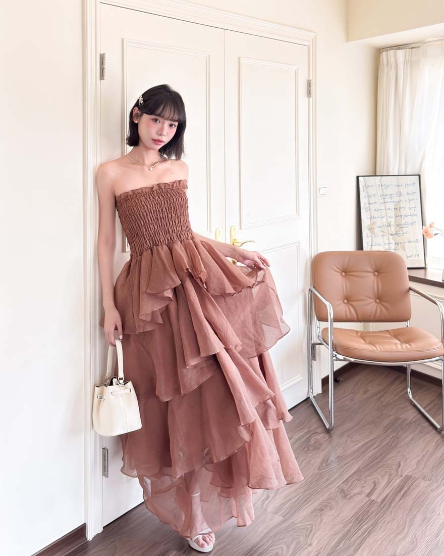 LINA LINA優美出眾純色蛋糕裙擺平口洋裝-迷人咖