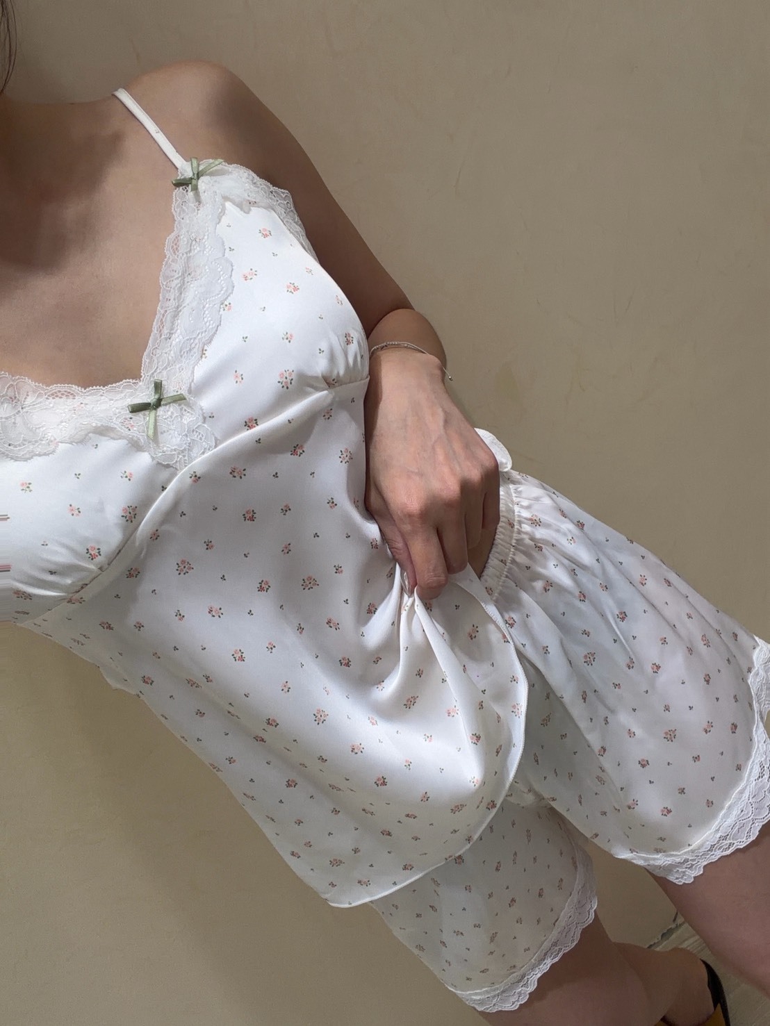 L562緞面小碎花睡衣