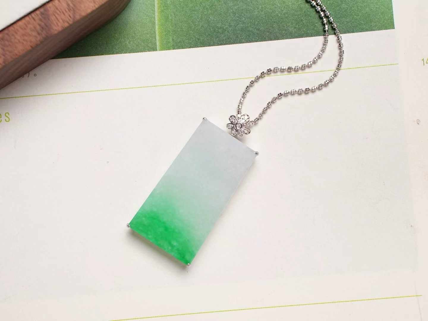 翡翠飄綠無事牌吊墜,天然翡翠A玉, 緬甸玉, Jade, Jadeite