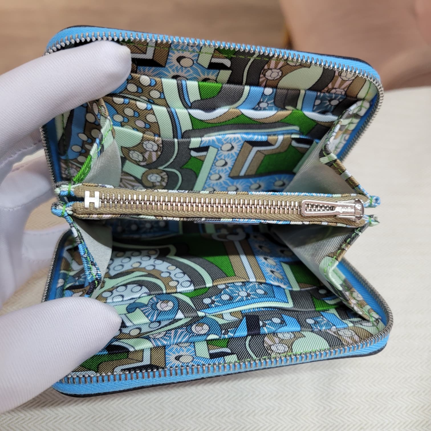 Hermes silk in compact 7N bleu Celeste 短銀包 7N糖果藍